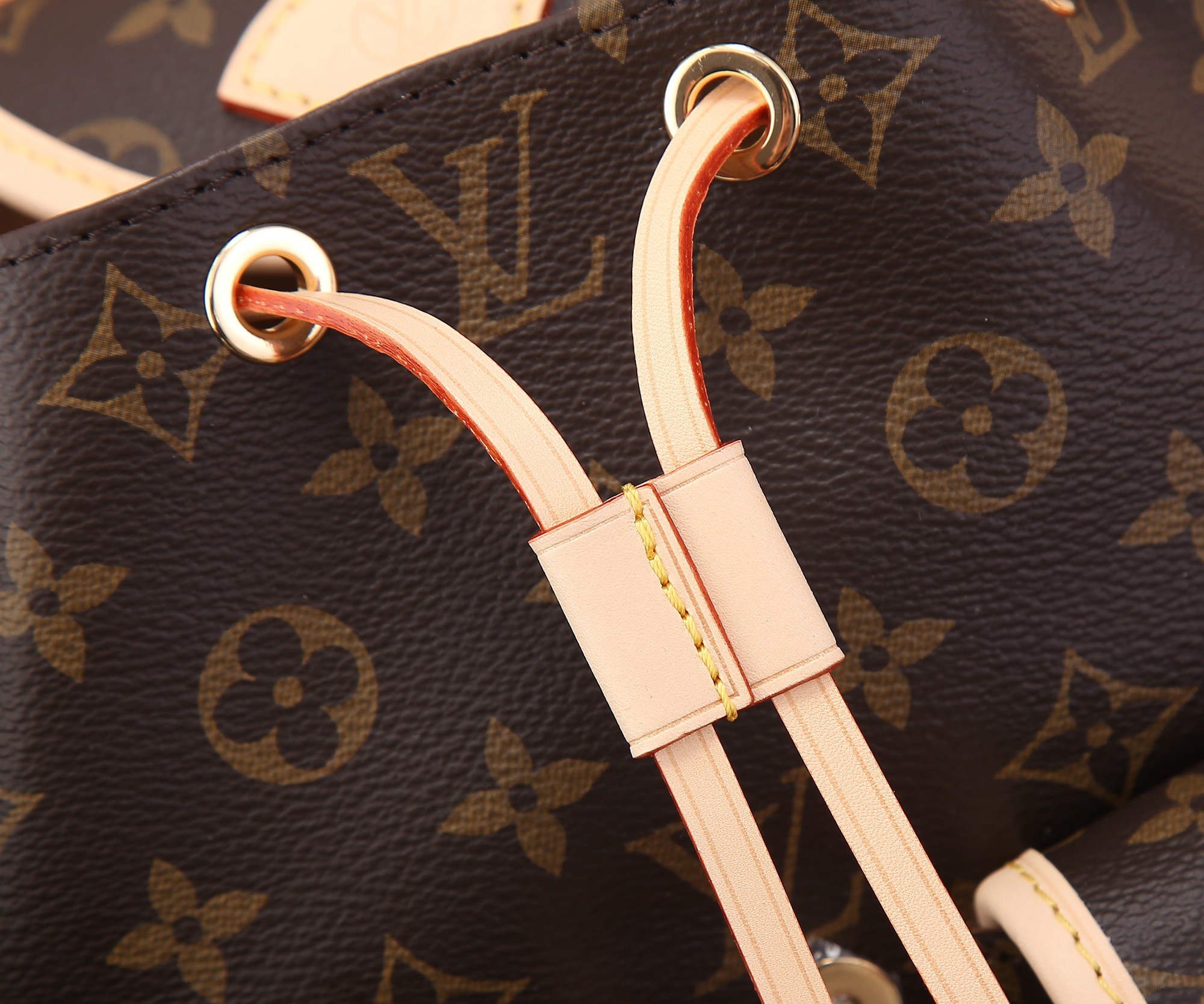 LV Excursion PM M46932 8.3 x 9.1 x 3.9 inches