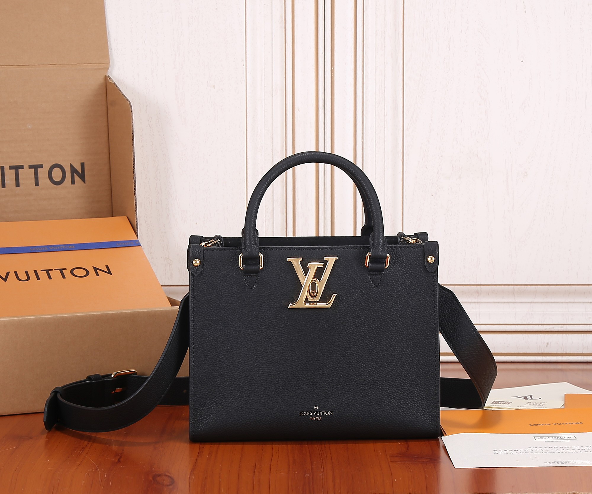LV M22311 Lock & Go 9.6 x 7.5 x 4.1 inches
