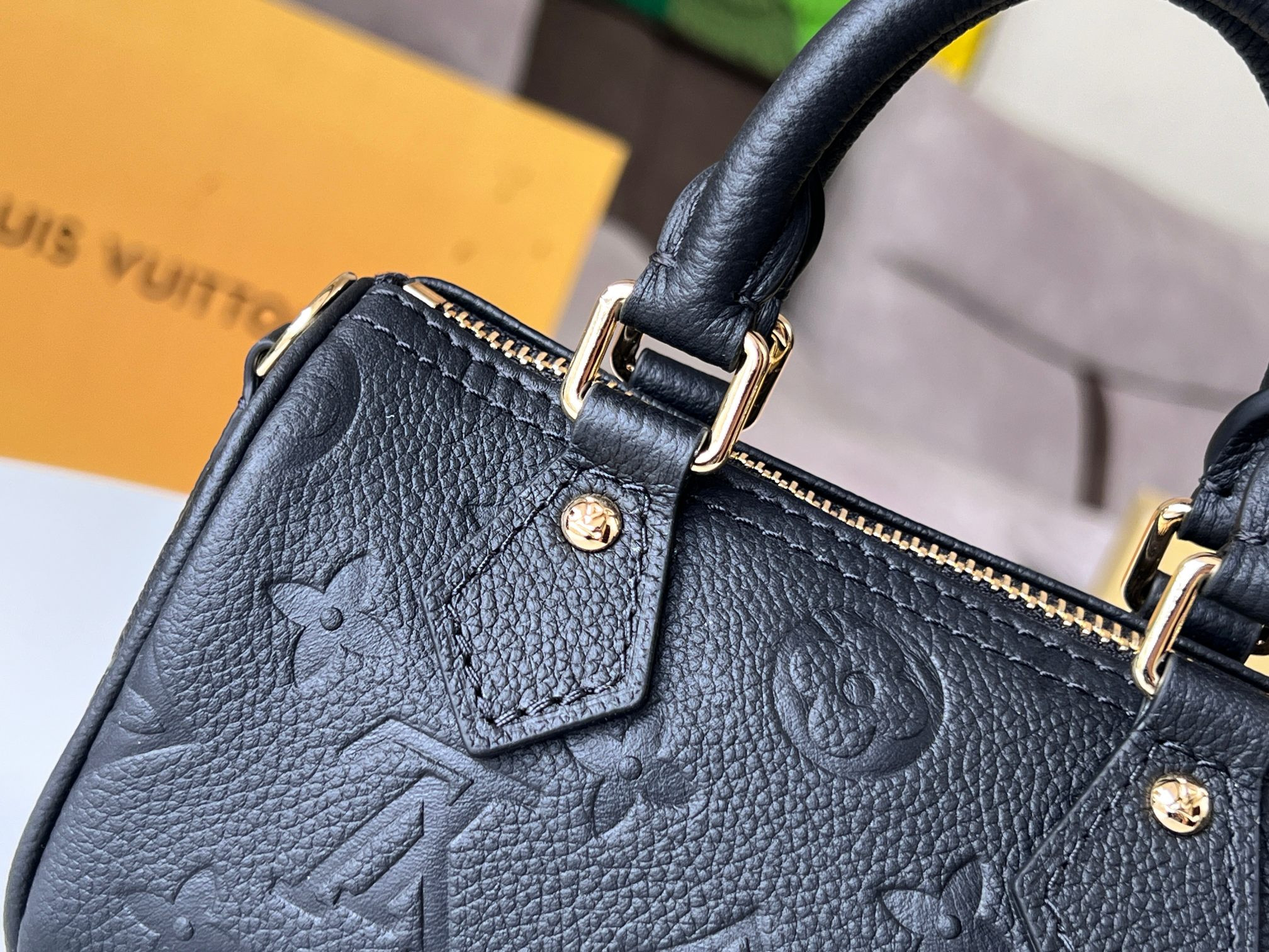 LV Nano Speedy M82450 16 x 11 x 9 CM