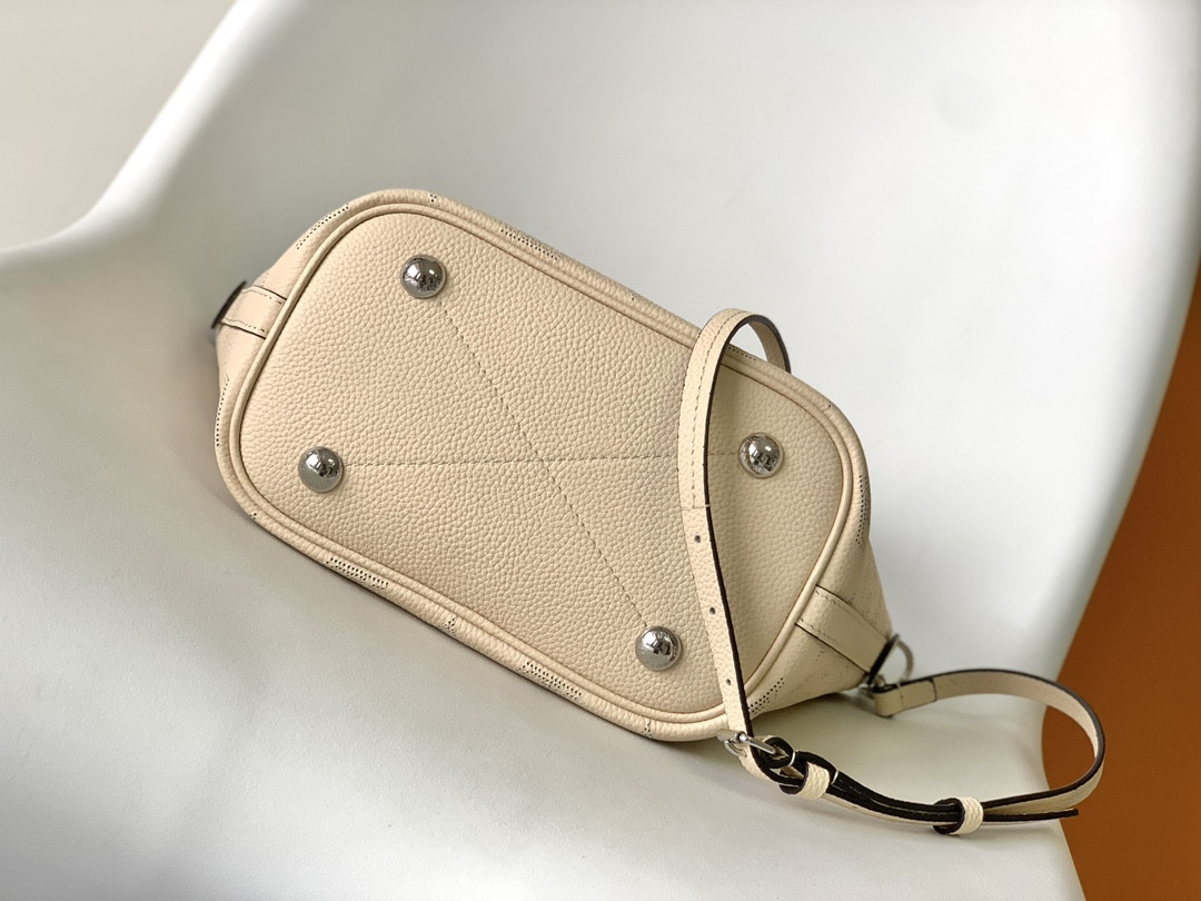 LV  Blossom M21909 20.0 x 20.0 x 12.5 CM