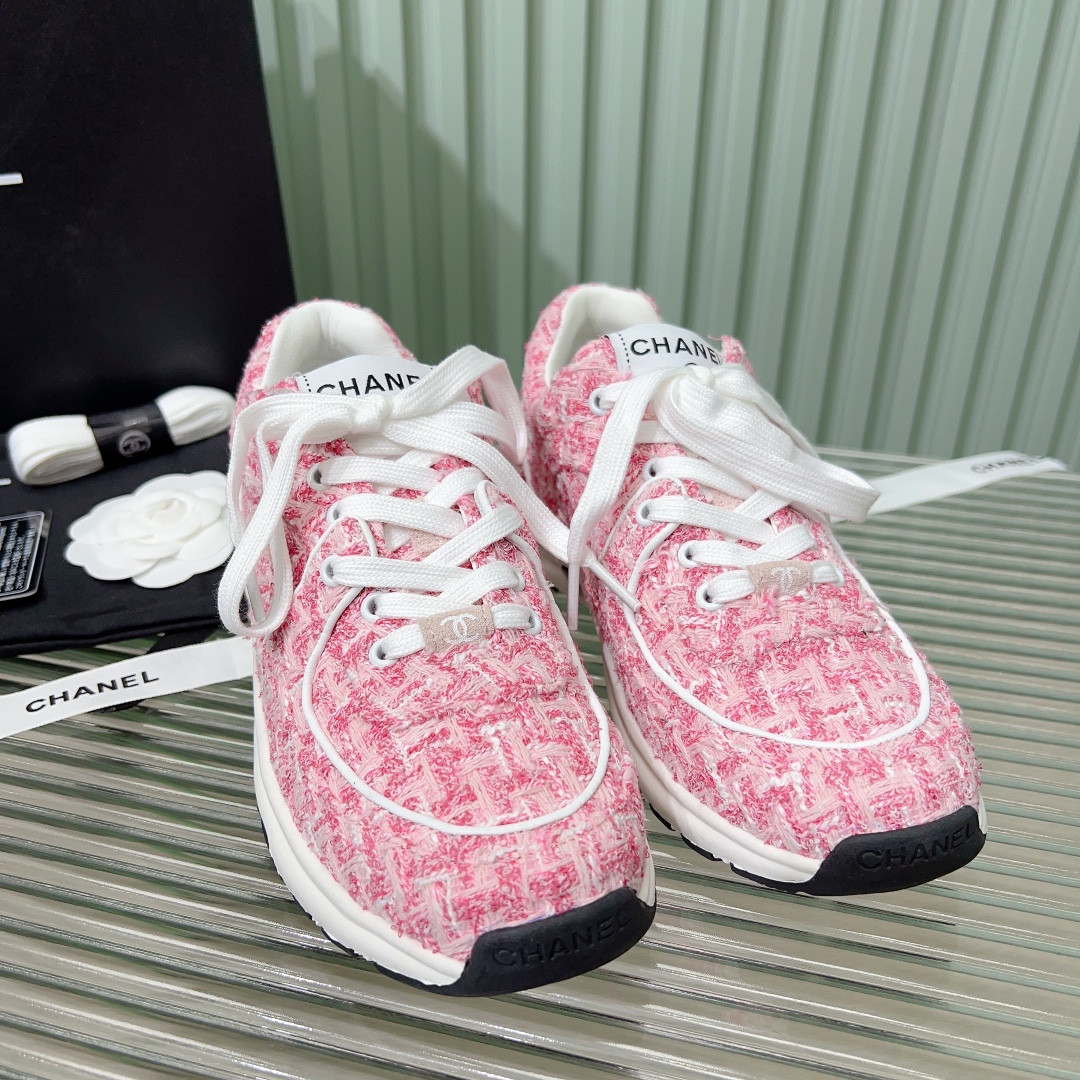 ua Ch*el sneakers tweed