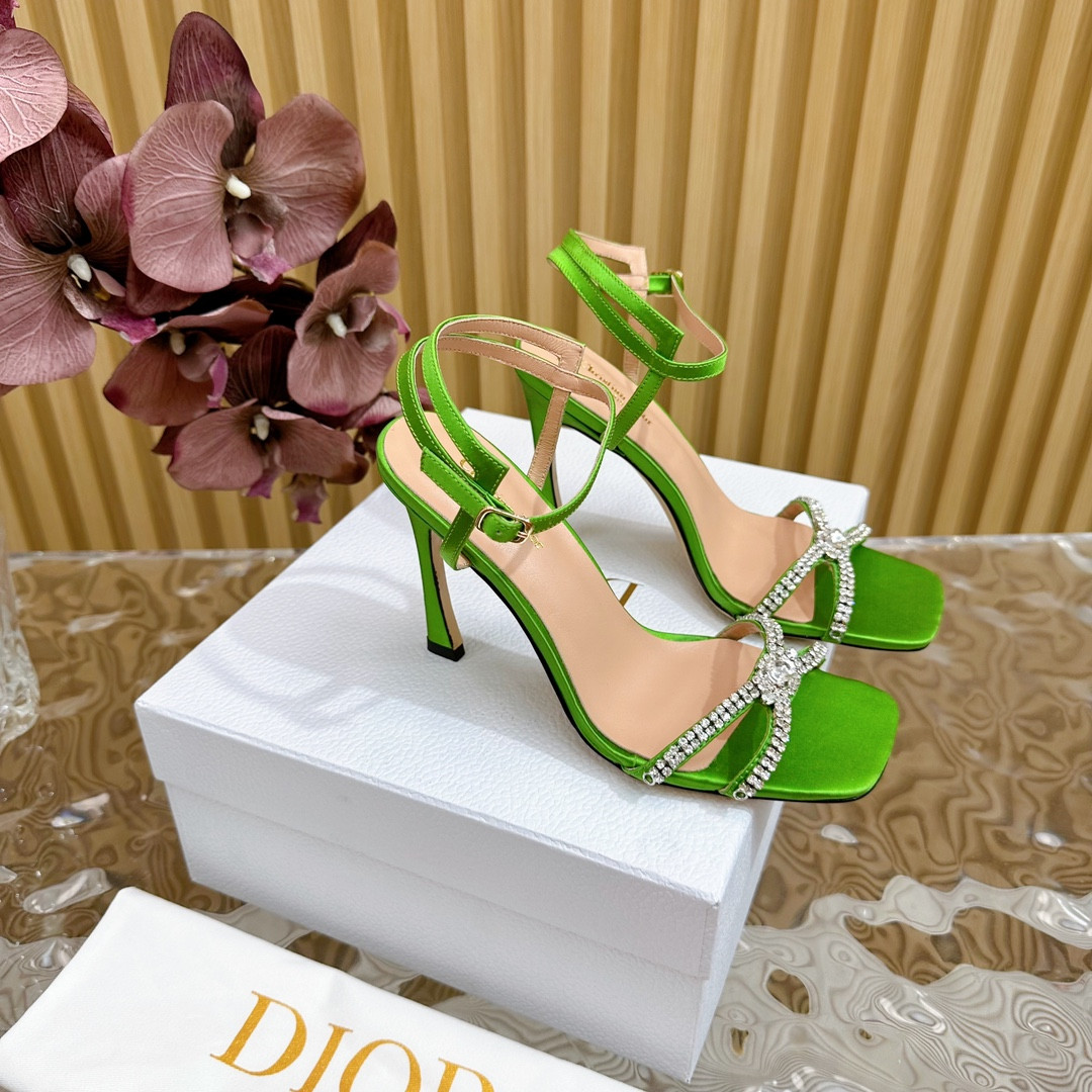 ua D*or slingback pump