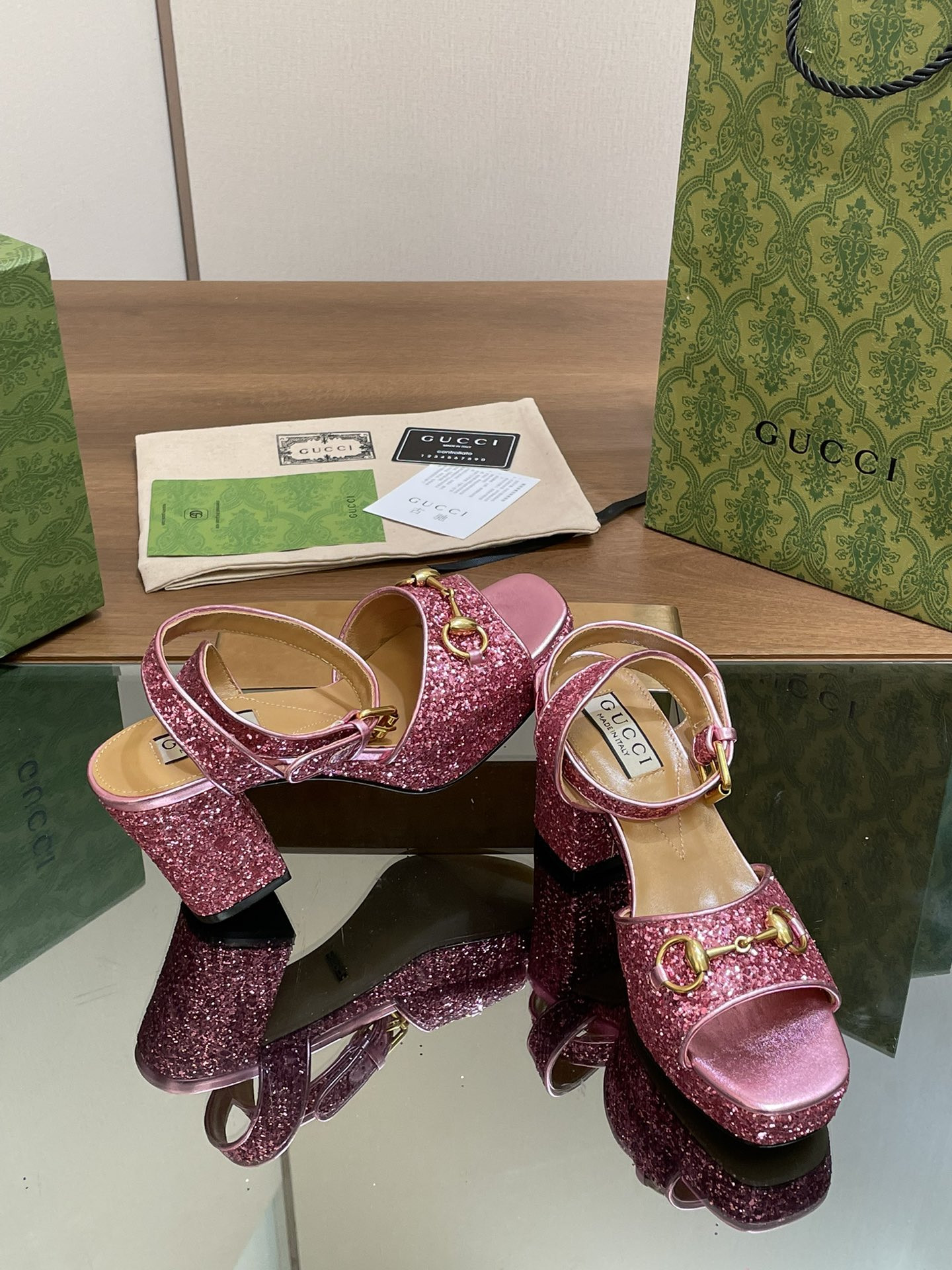 ua G*u*i horsebit platform sandal