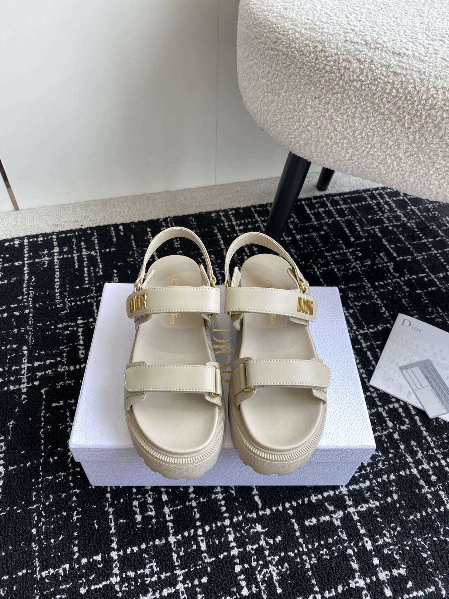 ua D*oract platform sandal