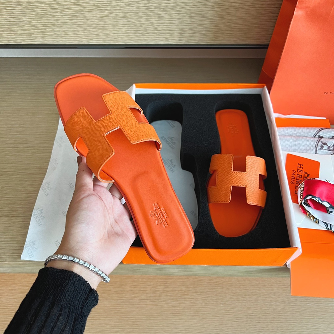 UA Hermès Oran sandal