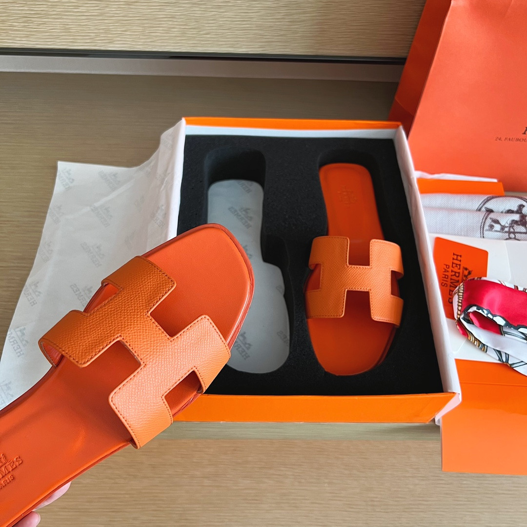 UA Hermès Oran sandal