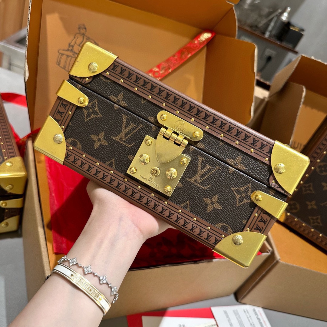 LV M13513 Jewelry Box red 9.4 x 4.9 x 9.4 inches