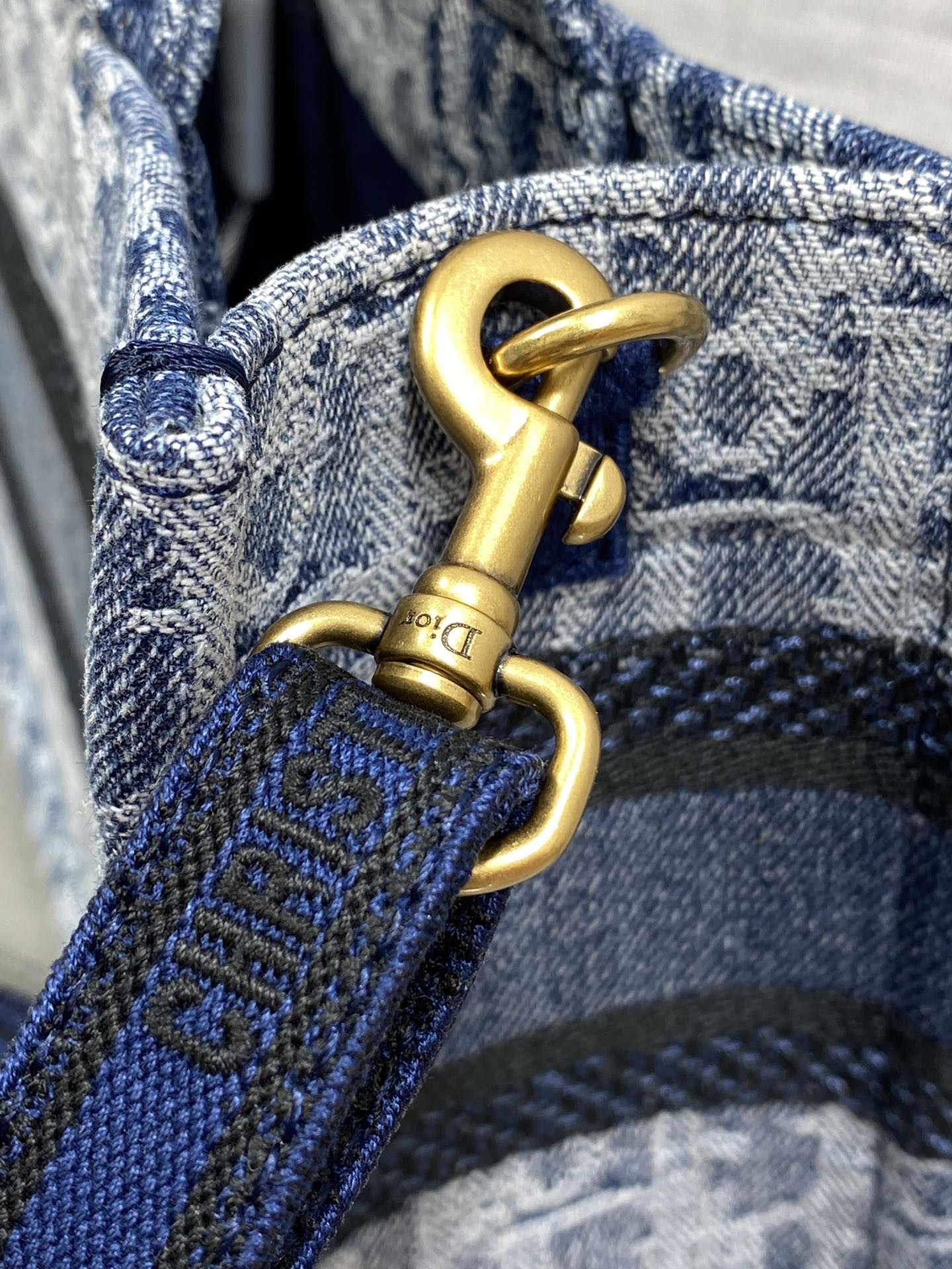 mini D*or book tote blue denim D*or oblique jacquard 21.5 x 13 x 7.5 cm