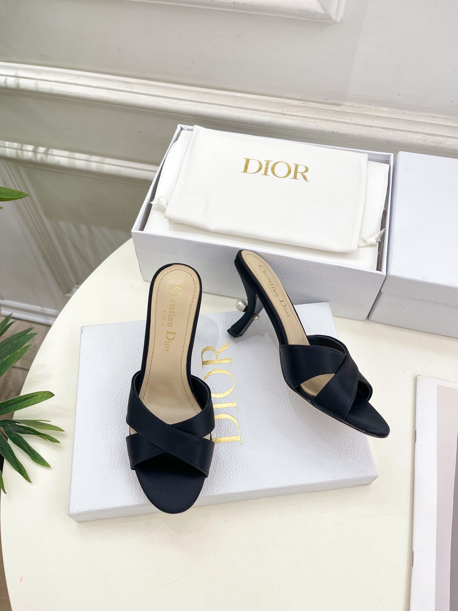 ua D*or tribales heeled slide