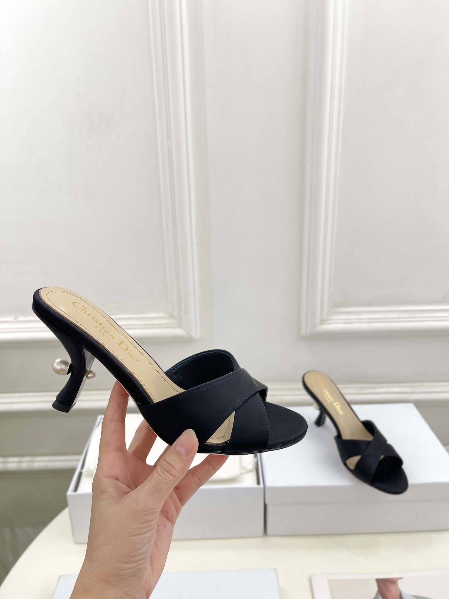 ua D*or tribales heeled slide