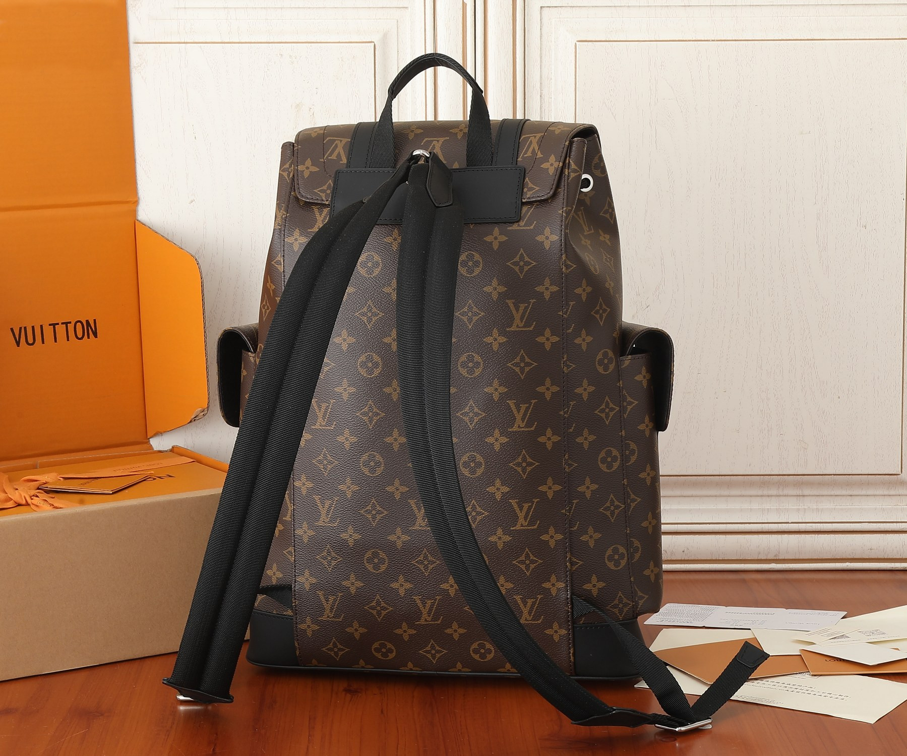 LV Christopher MM M43735 15 x 17.3 x 4.9 inches