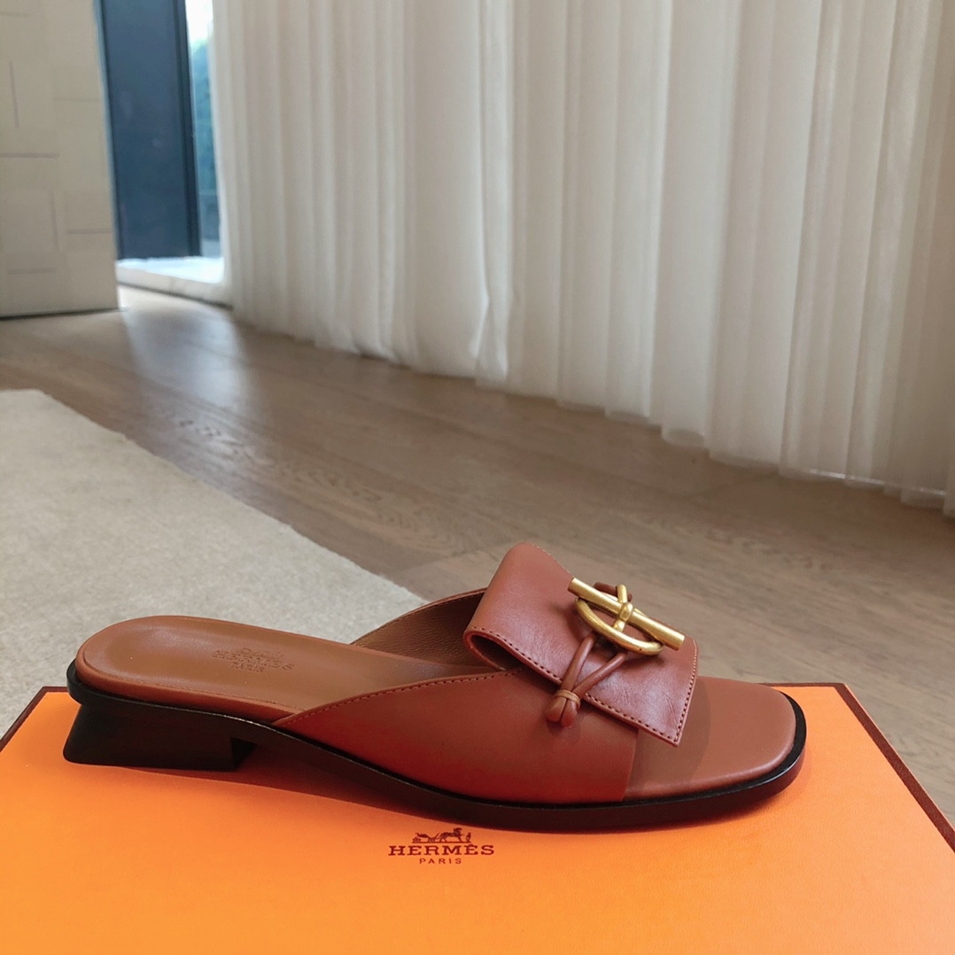 UA Hermès Isle sandal