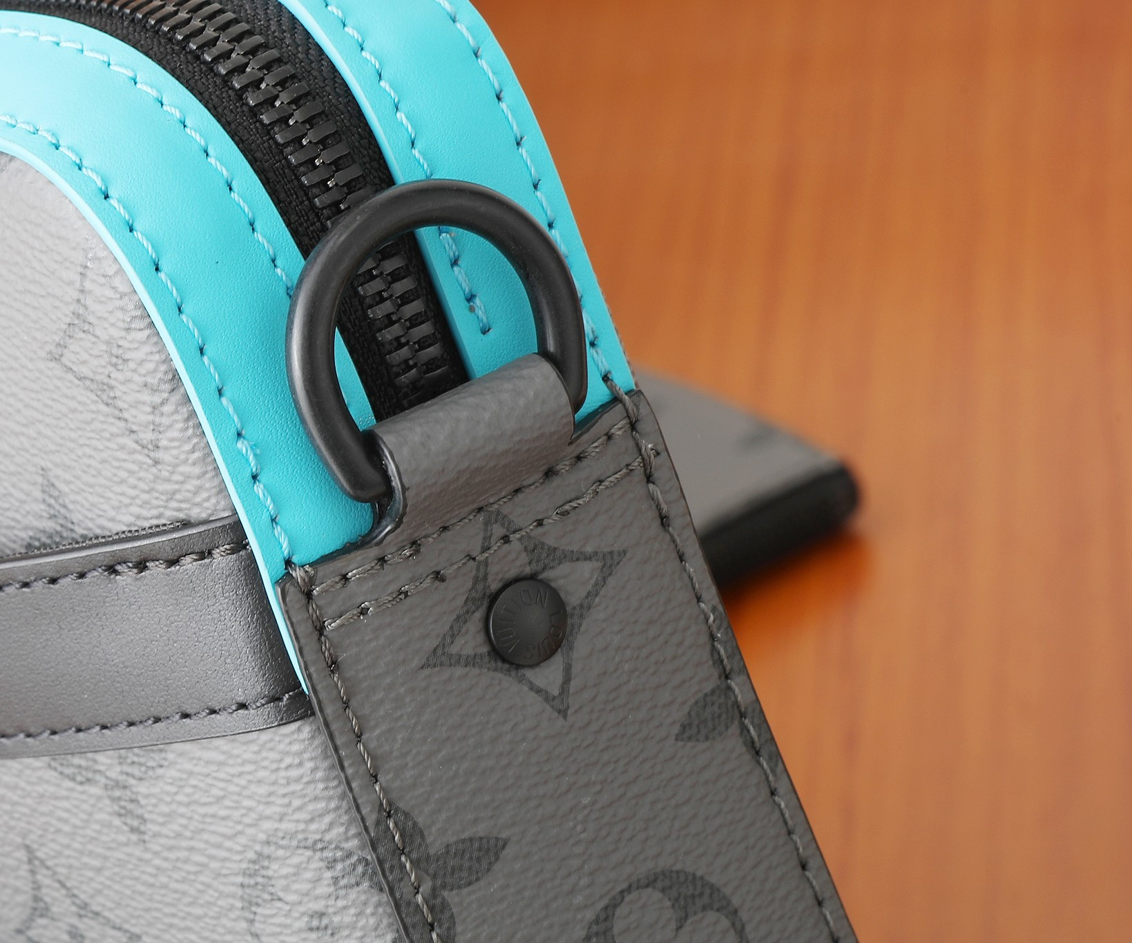 LV Trio Messenger M11648 25x18.5x7CM