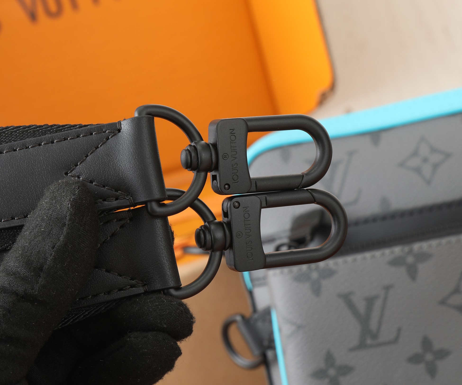 LV Trio Messenger M11648 25x18.5x7CM