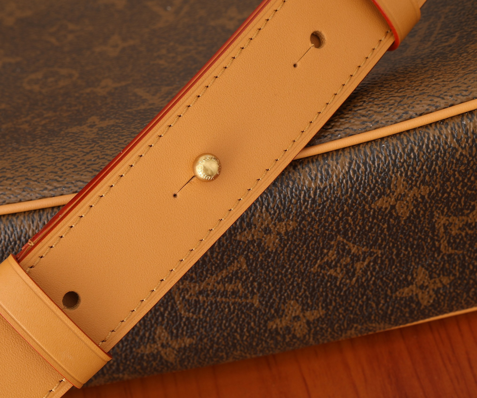 LV Pochette Accessoire XL M11623 28x16.5x9CM