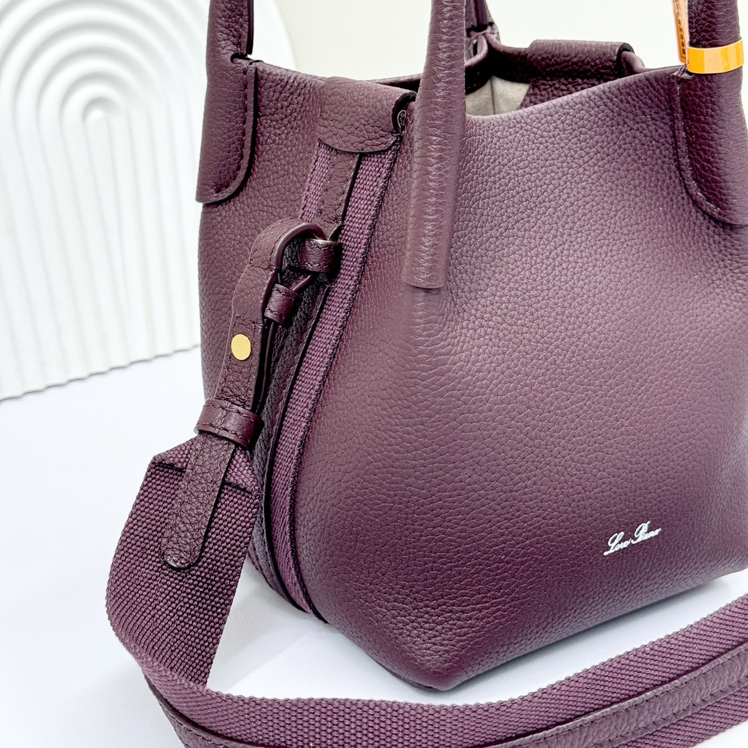 L**o p*ana micro bale bag grained calfskin 23 x 16 x 14 cm