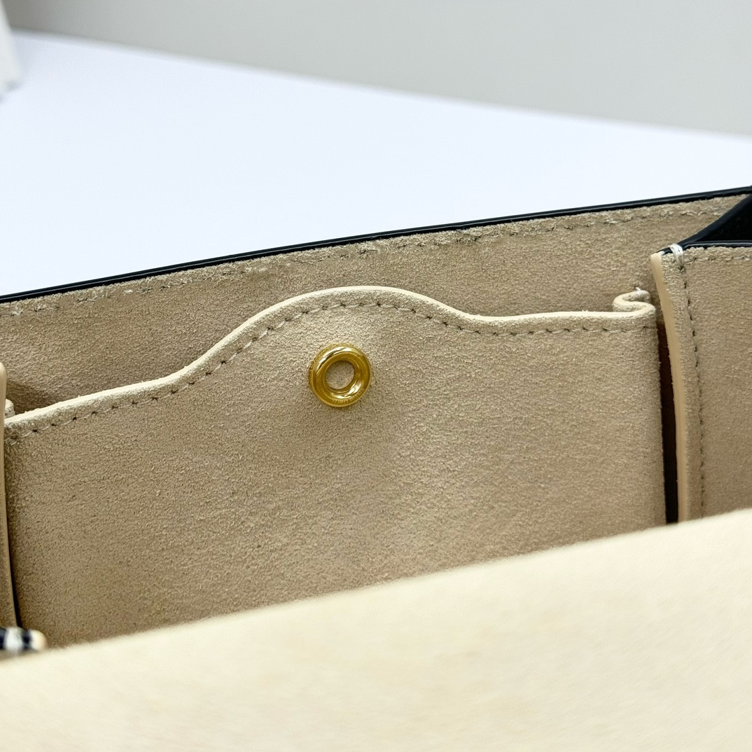 L**o p*ana mini ghiera bag 18x13x7 cm