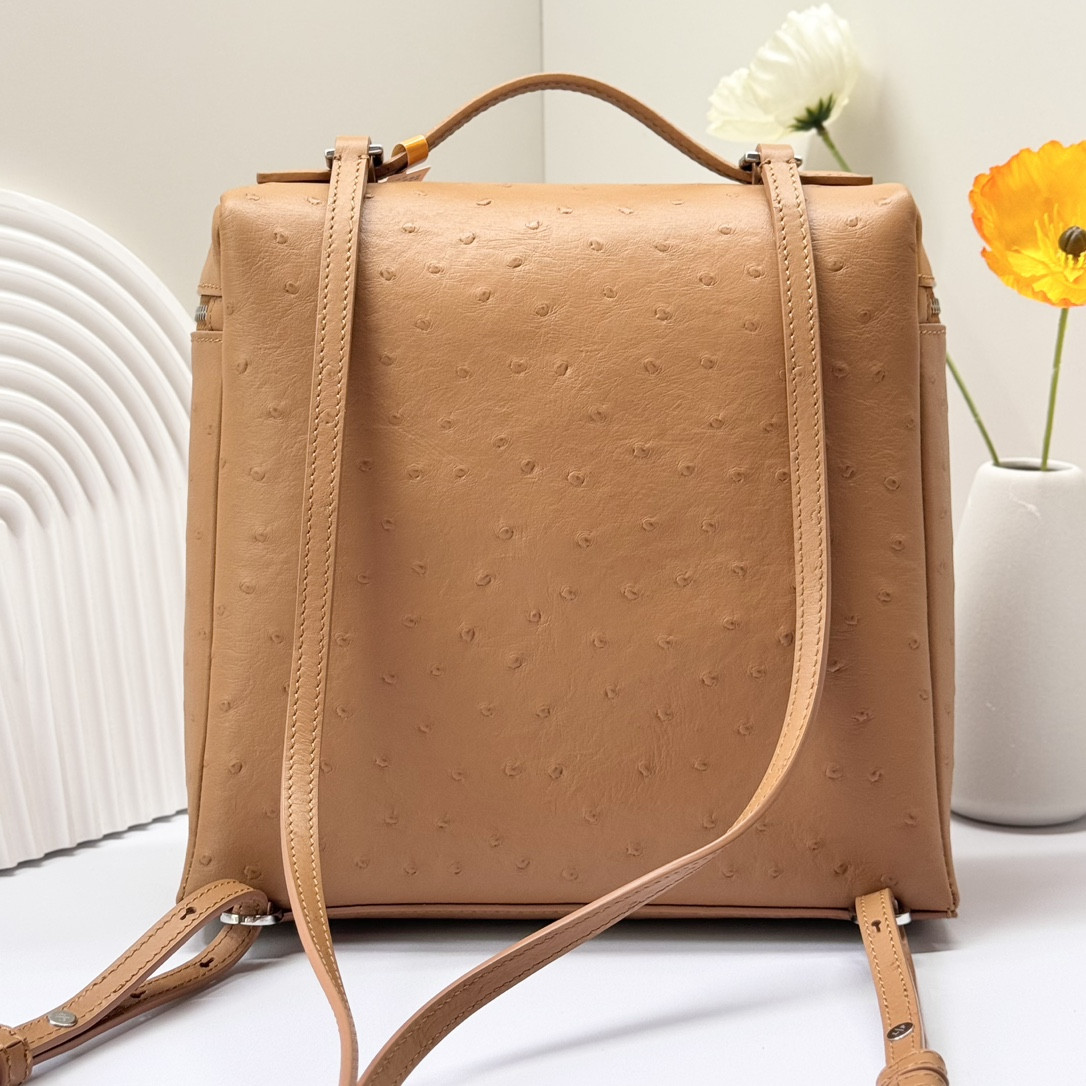 L**o p*ana extra pocket backpack l23.5 ostrich-grained leather 23 x 21 x 8 cm