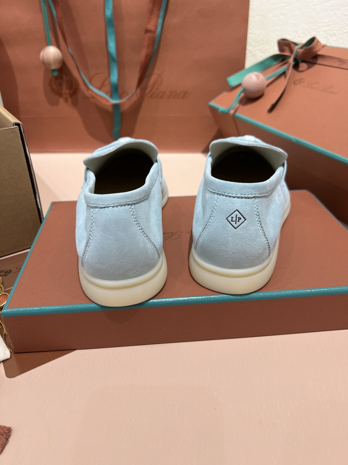 ua L**o p*ana summer charms walk loafers