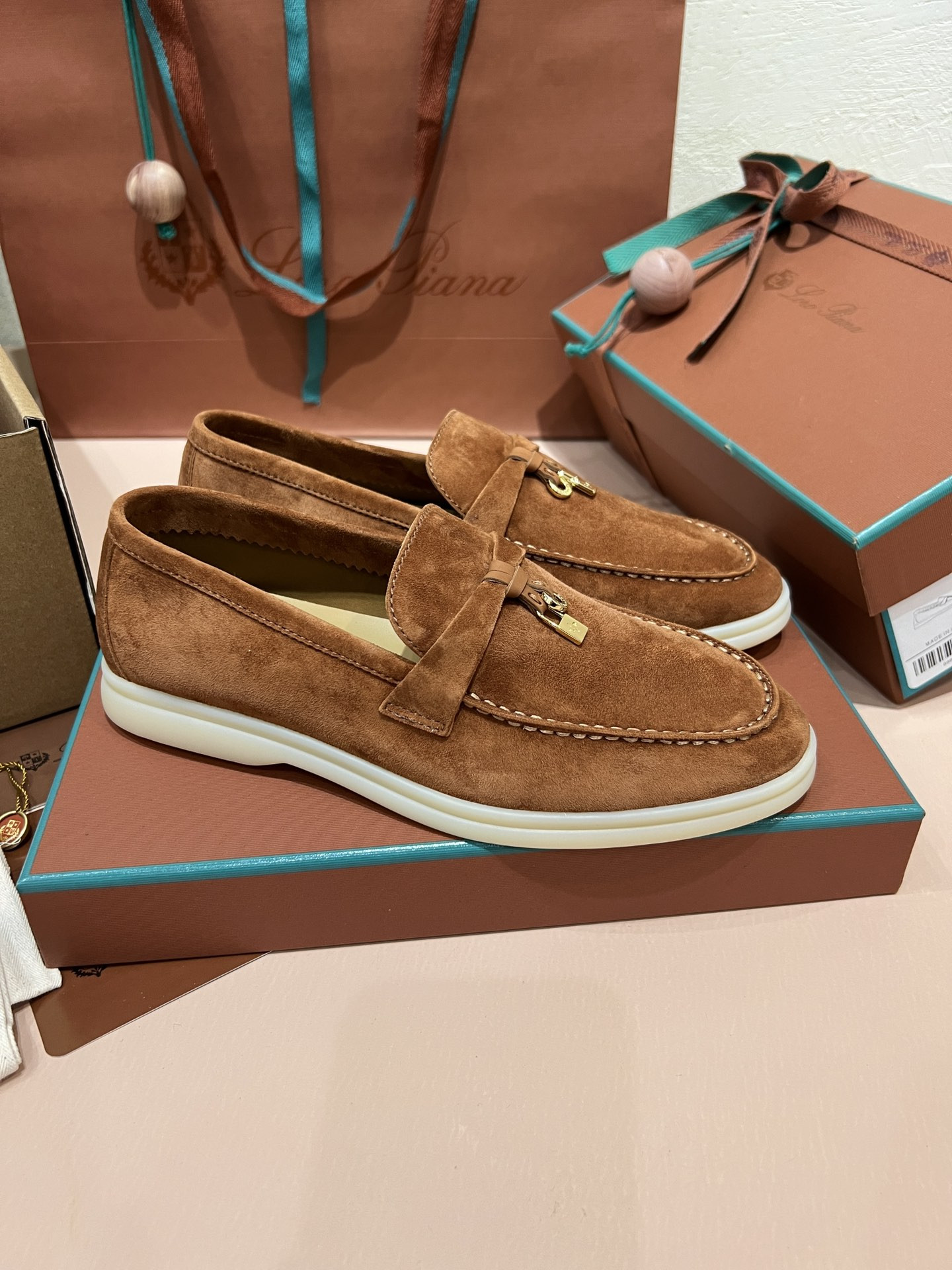 ua L**o p*ana summer charms walk loafers