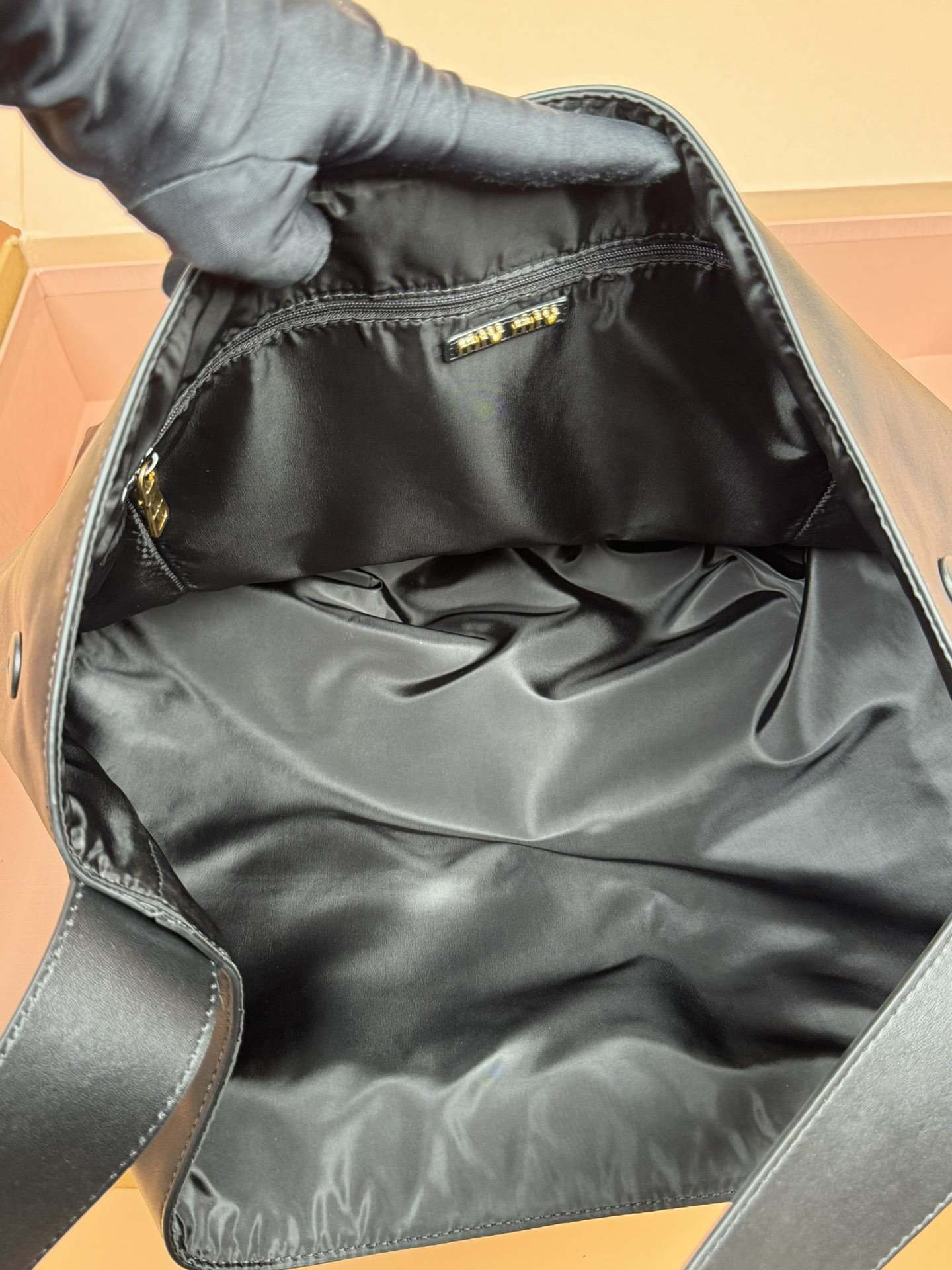 Miu Miu Leather Hobo Bag  41×46×11cm