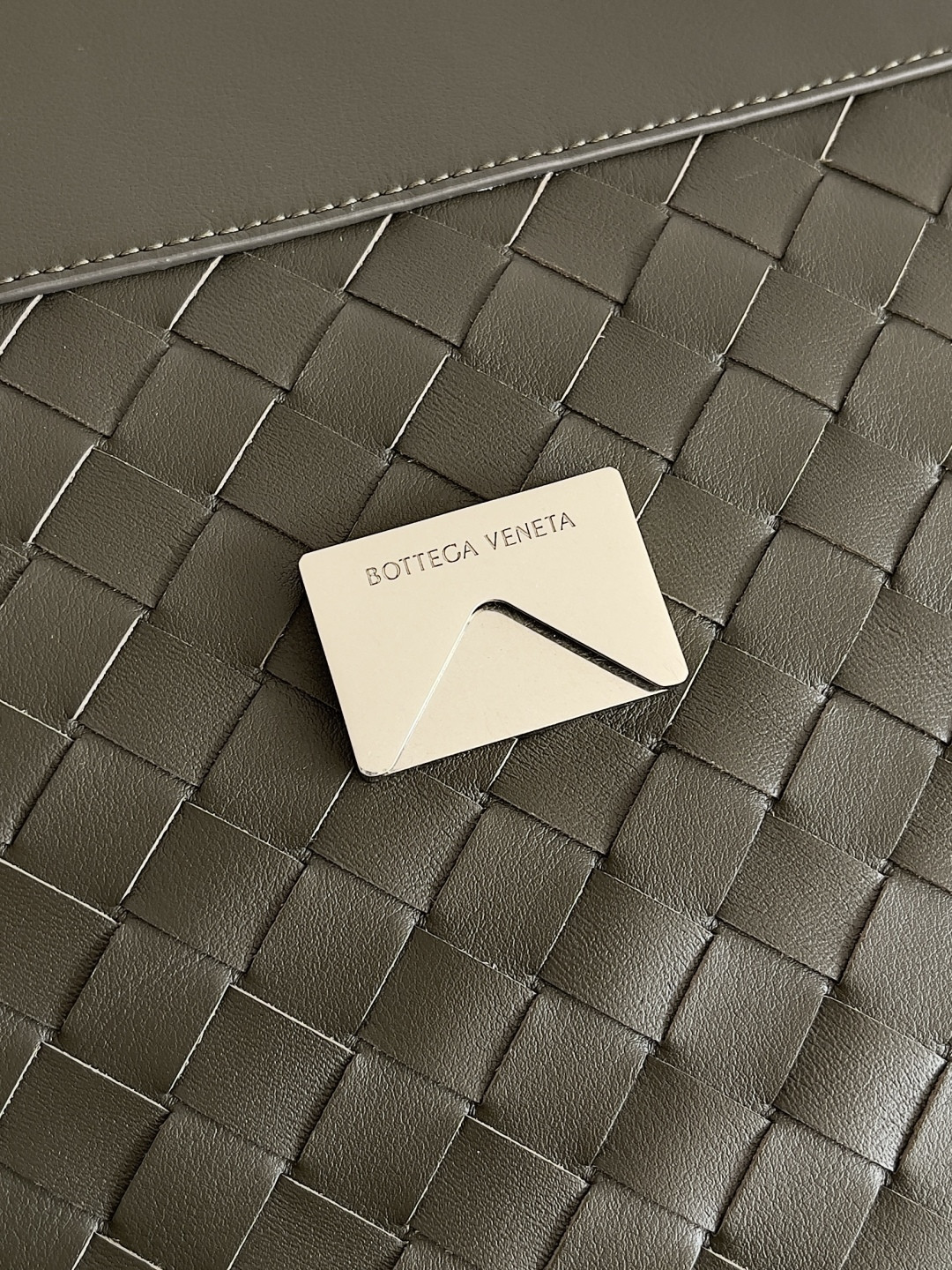 bo*te*ga Ve*ne*ta large andiamo messenger 43x32x20cm