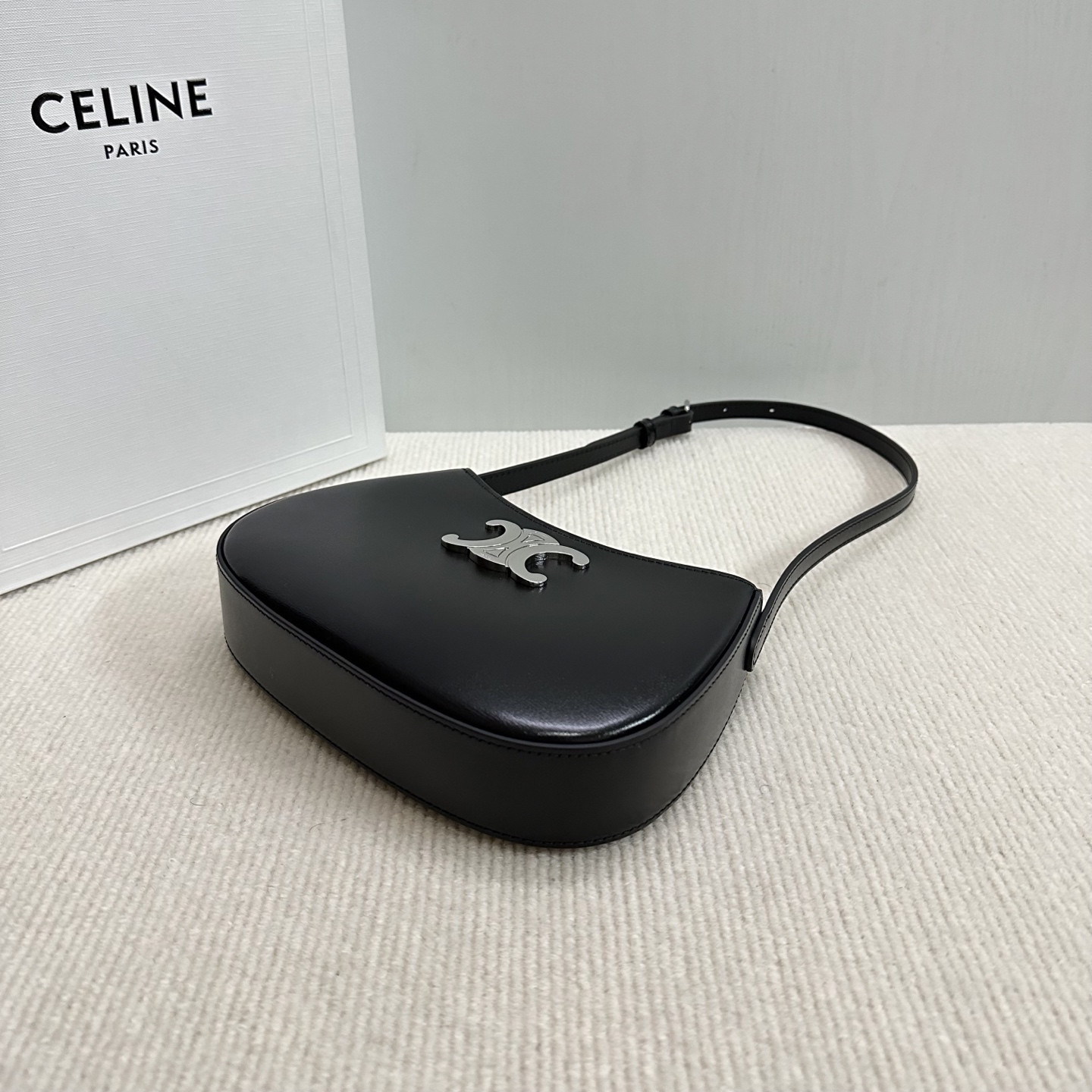 Ce**e medium tilly bag in shiny calfskin 22x13.5x4cm