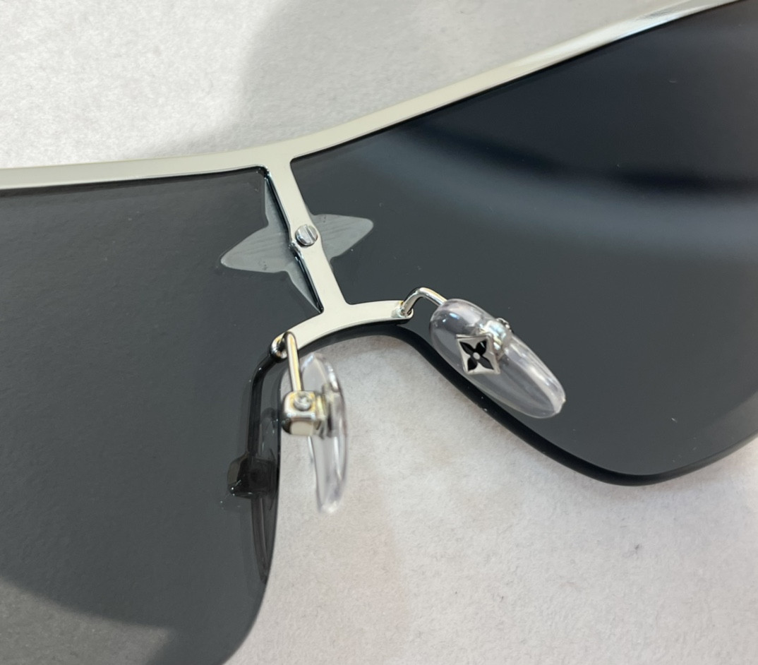 LV Glasses Z2064U 142-145