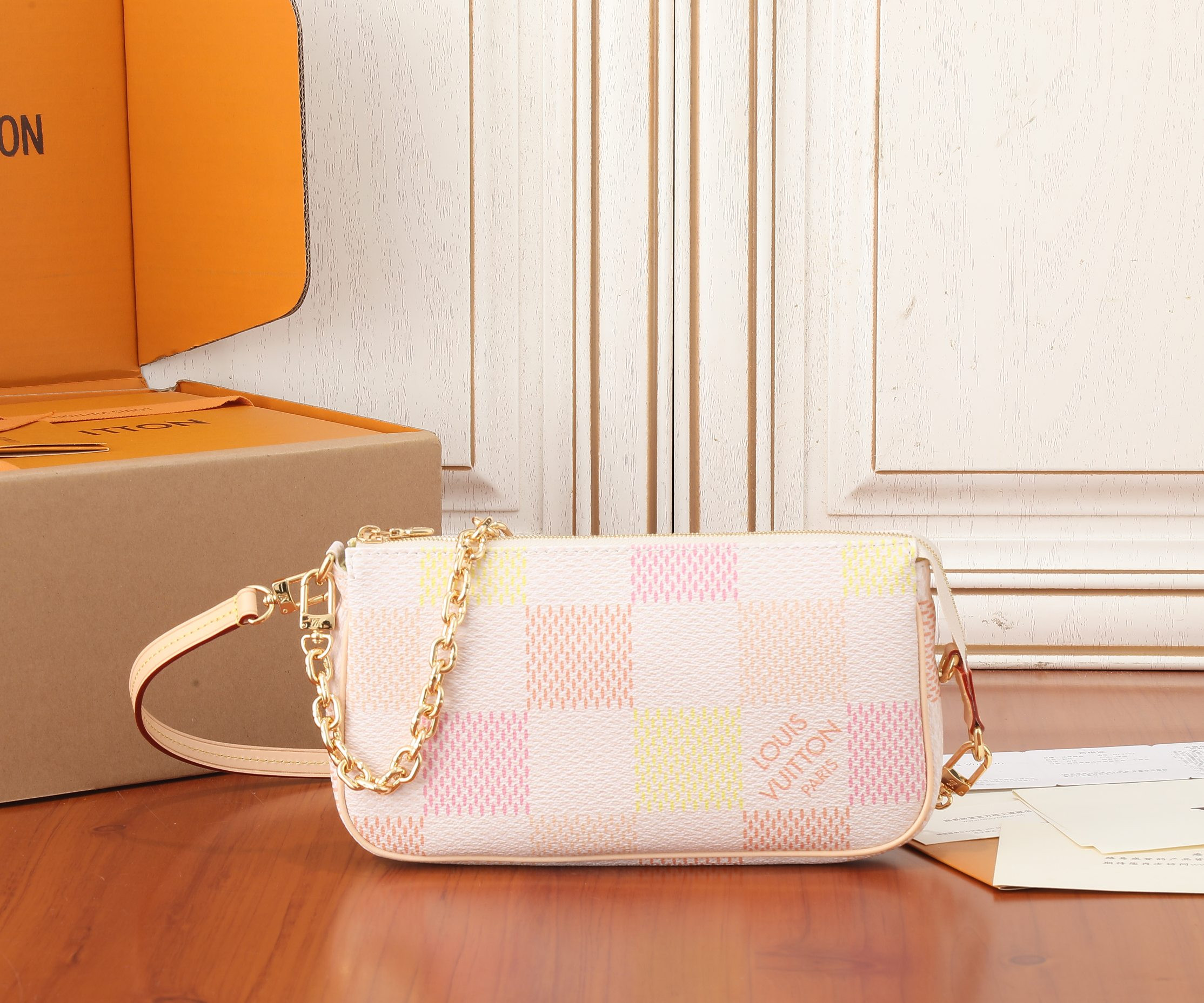 LV Pochette Accessoires N40642 23.5 x 13.5 x 4 cm