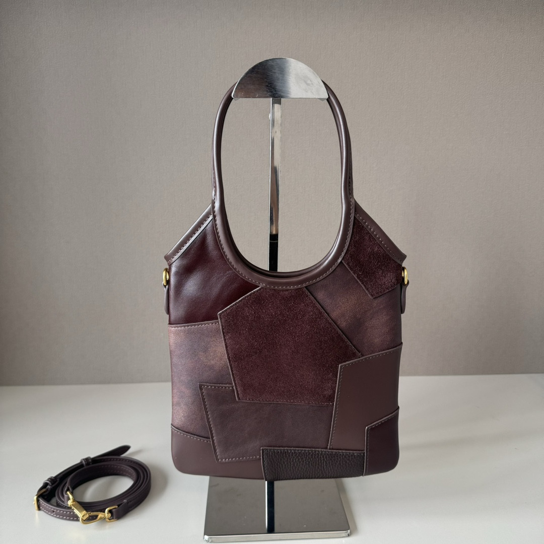 Miu Miu IVY leather handbag 24x20cm