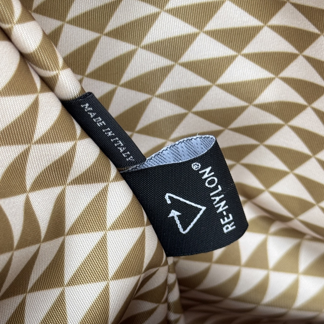 Pra*a re-nylon tessuto triangolo tote bag 33x29x14cm