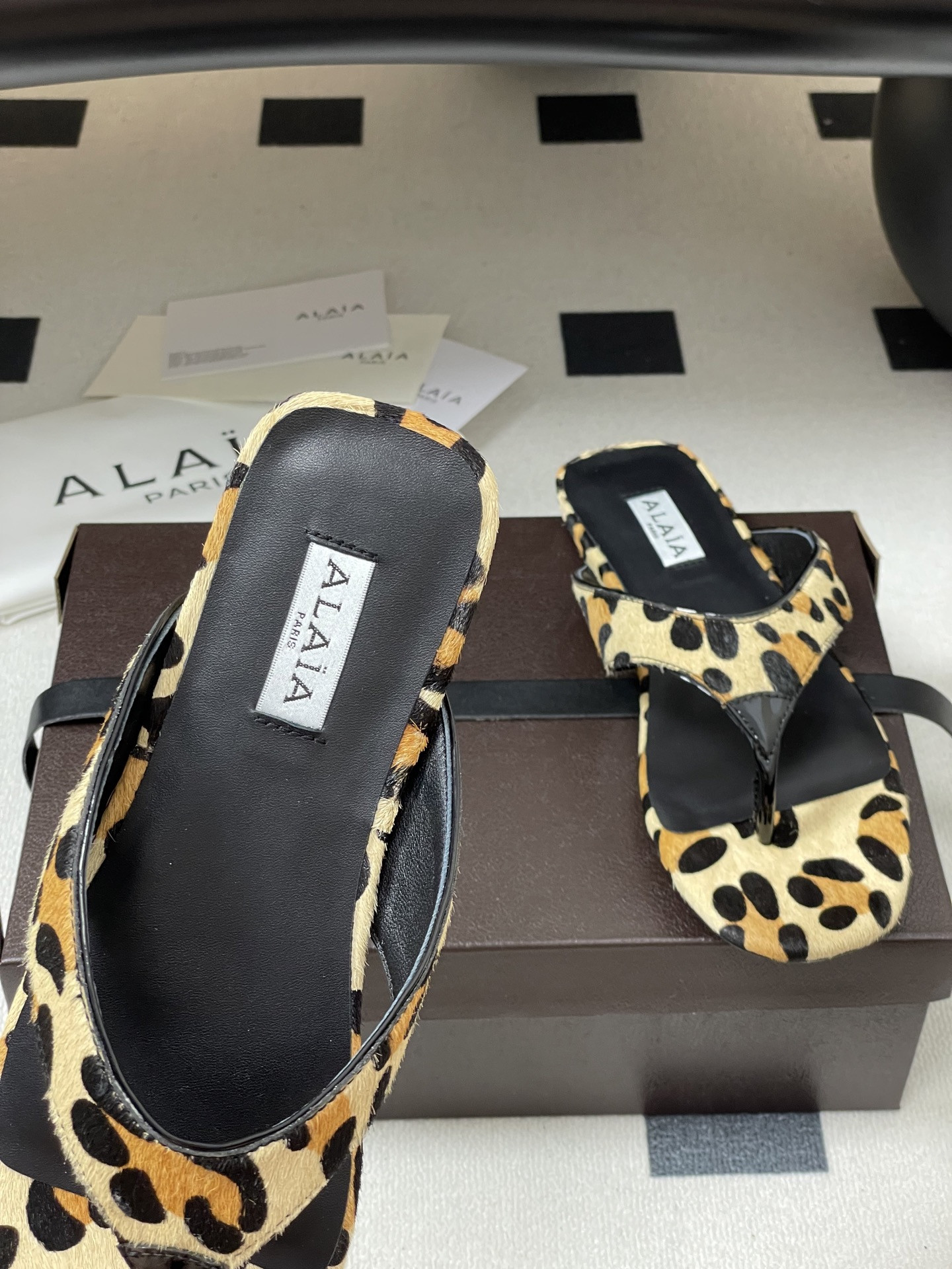 UA Alaia Triangle Flat Slides(Customized Size 7-10 days production time)