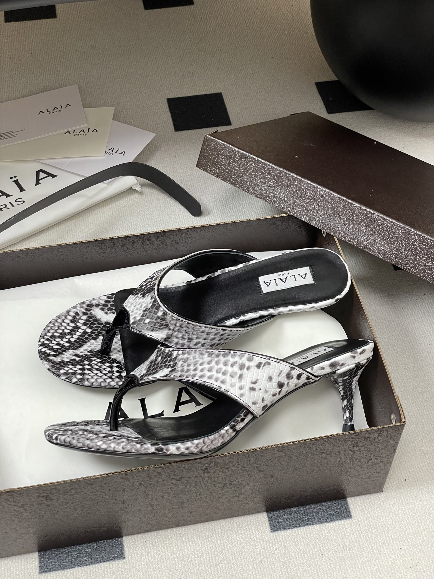 UA Alaia Triangle Flat Slides 5.5cm Heel(Customized Size 7-10 days production time)