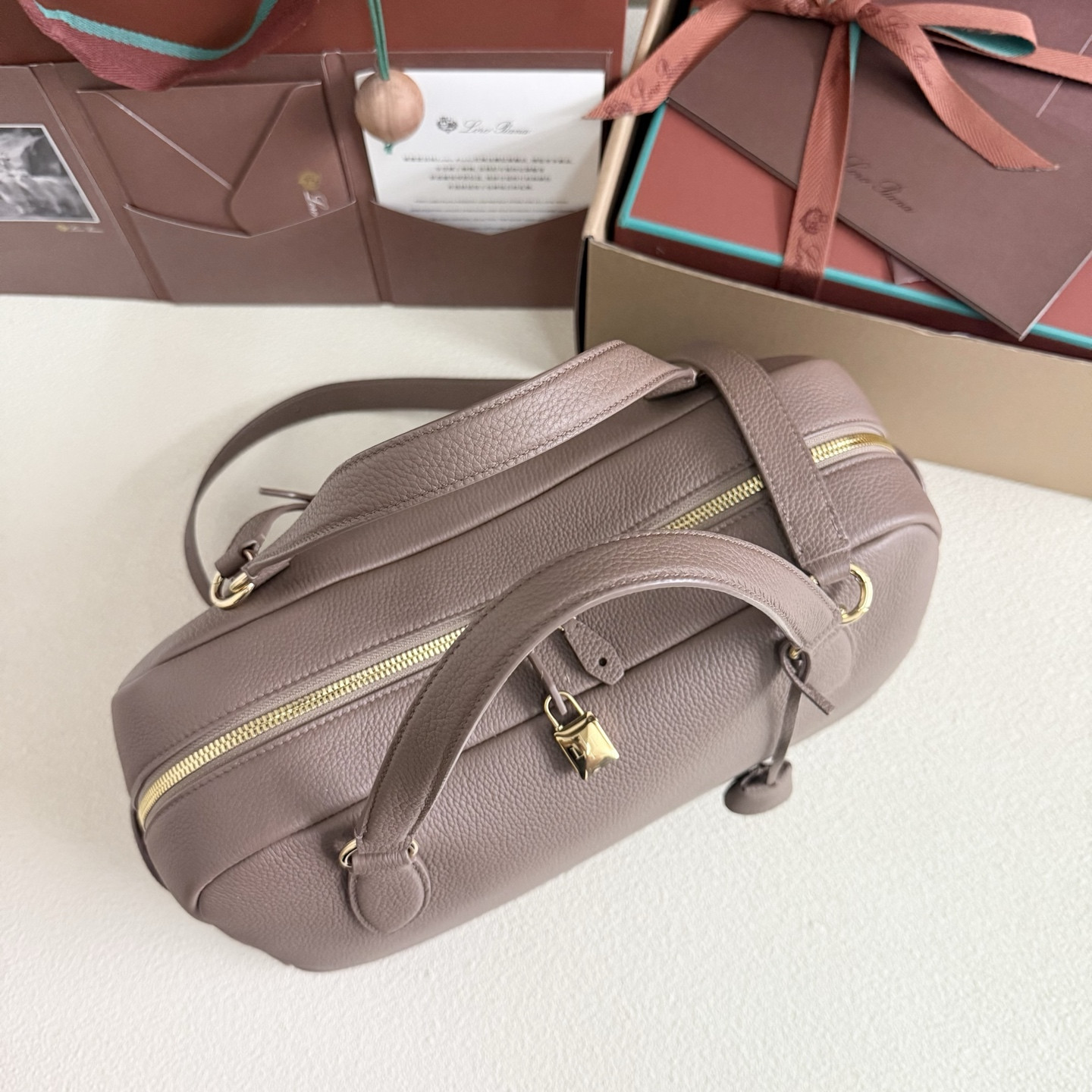 L**o p*ana needle 38x22x16cm