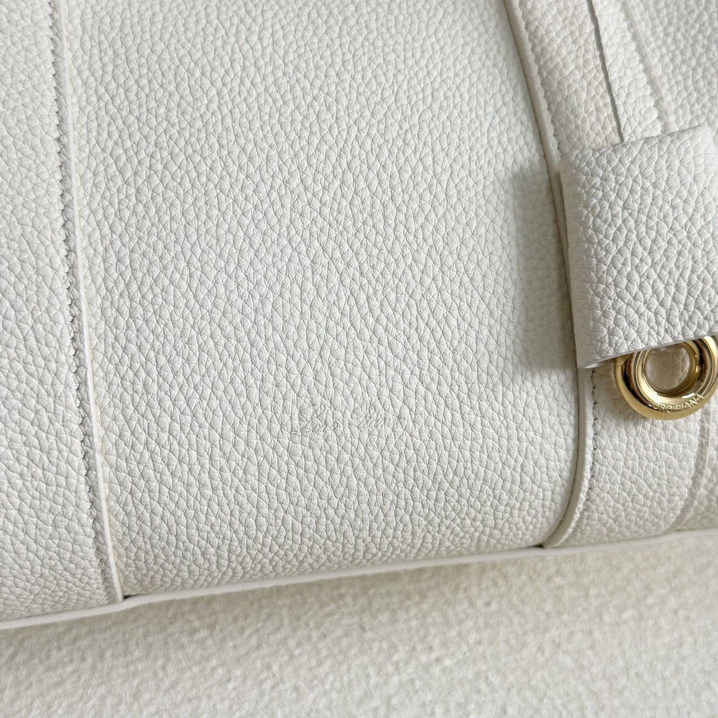 L**o p*ana loom l25 calfskin 25x18x12.5cm