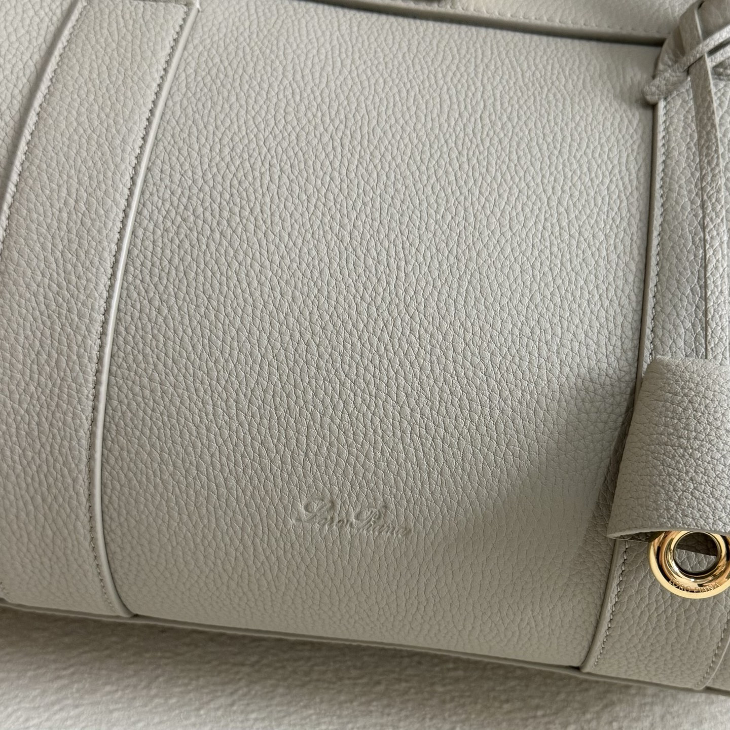 L**o p*ana loom l32 calfskin 33x23x18cm