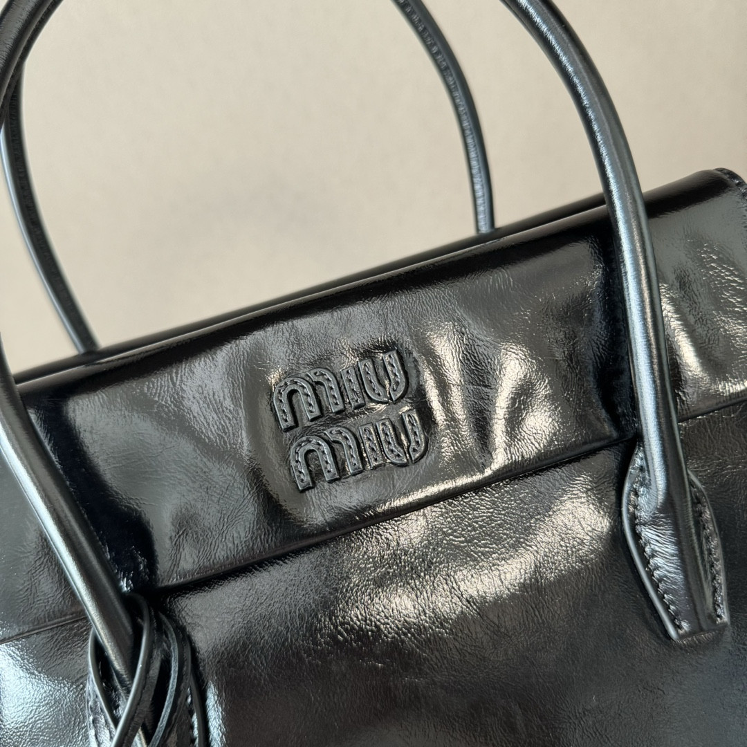 Miu Miu Solitaire Shiny Leather Bag 19.5x28x11cm