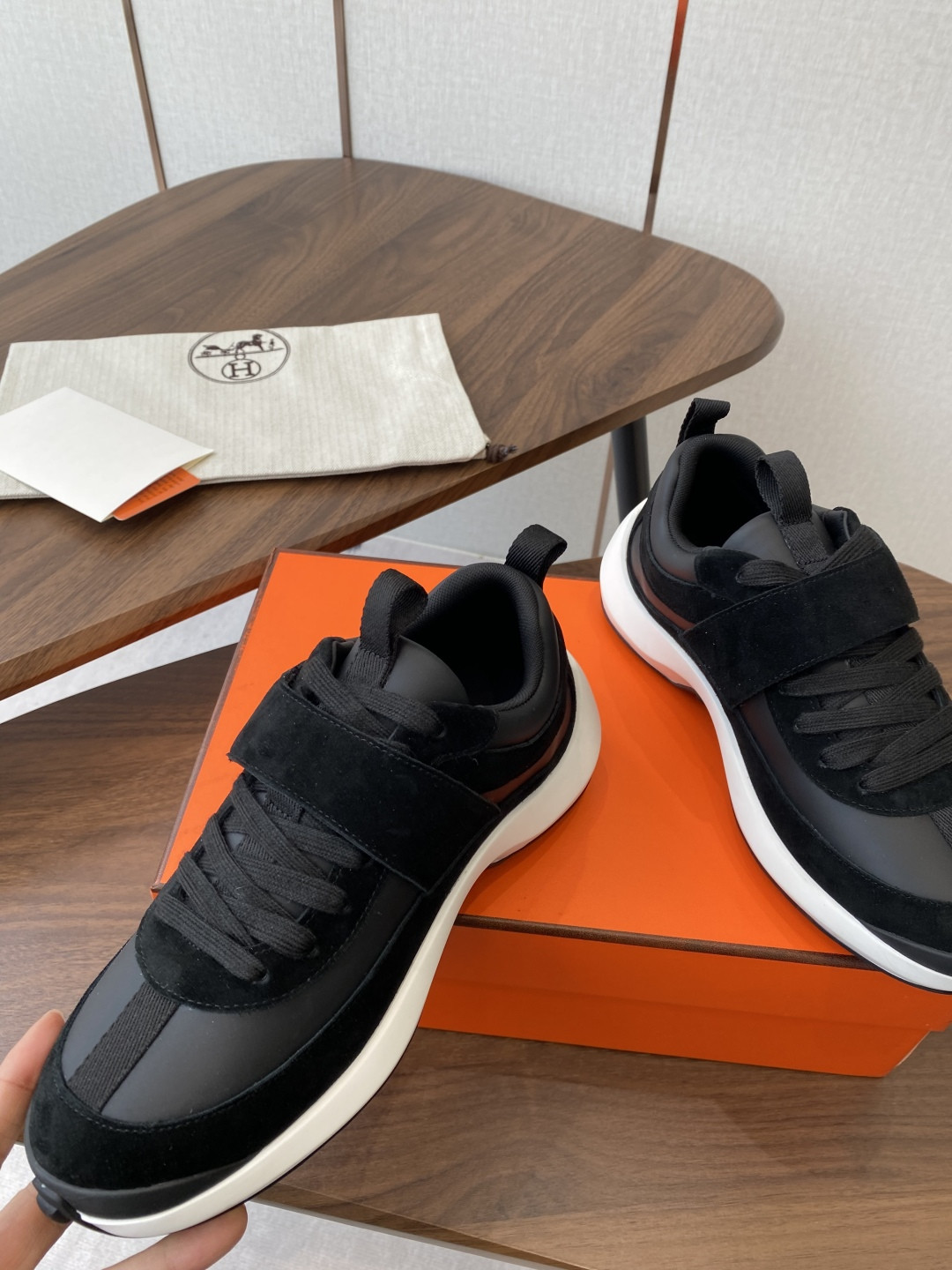 UA Hermès Loop Sneaker