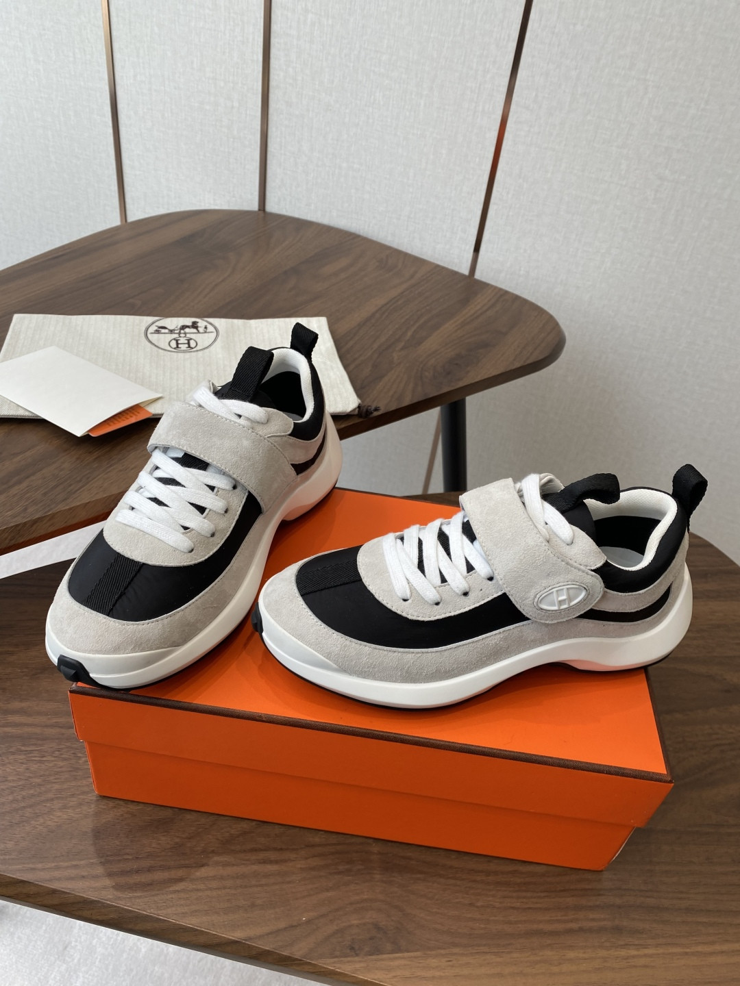 UA Hermès Loop Sneaker
