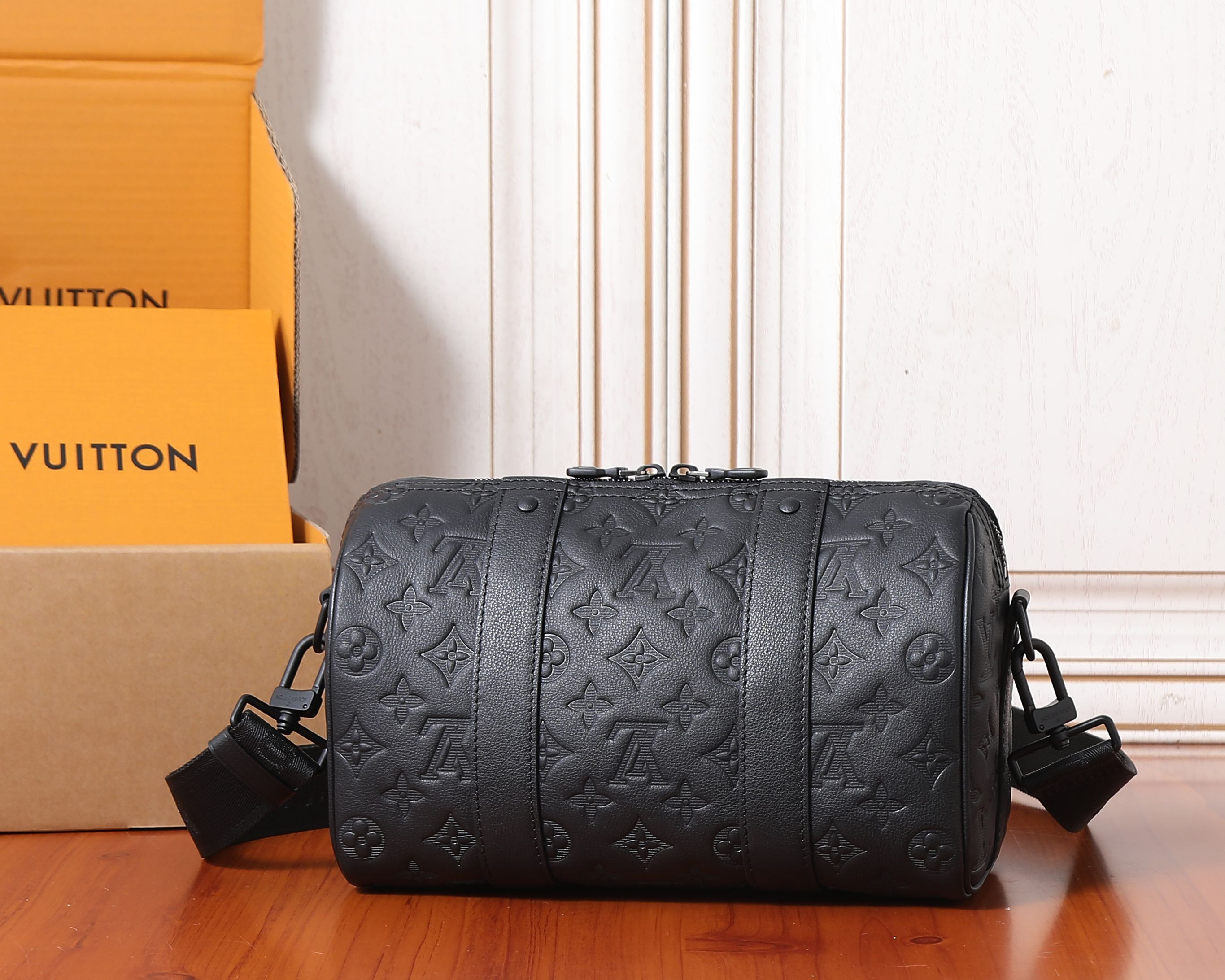 LV City Keepall M26750 27.5x16.5x15cm