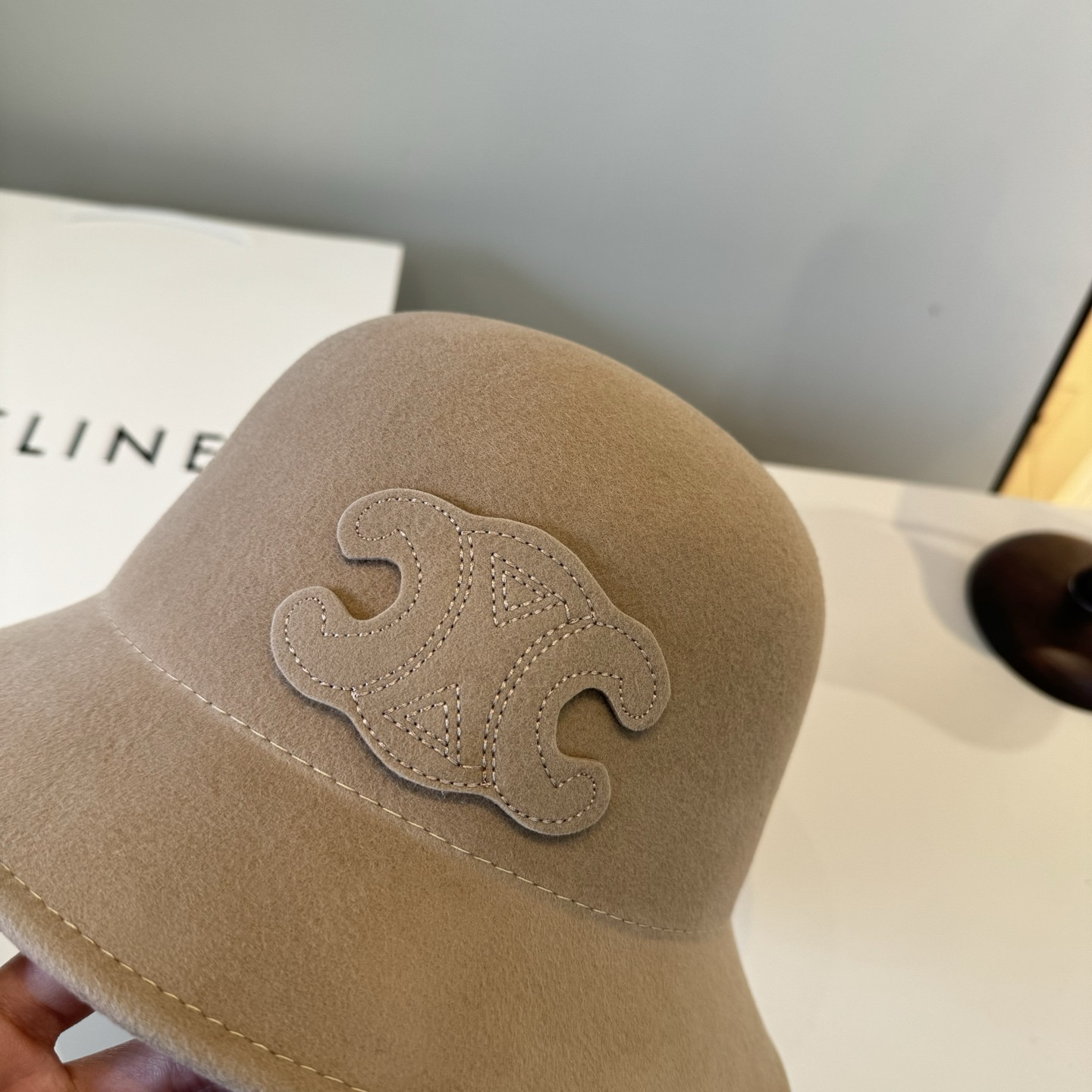 Ce**e wool bucket hat 57cm head circumference