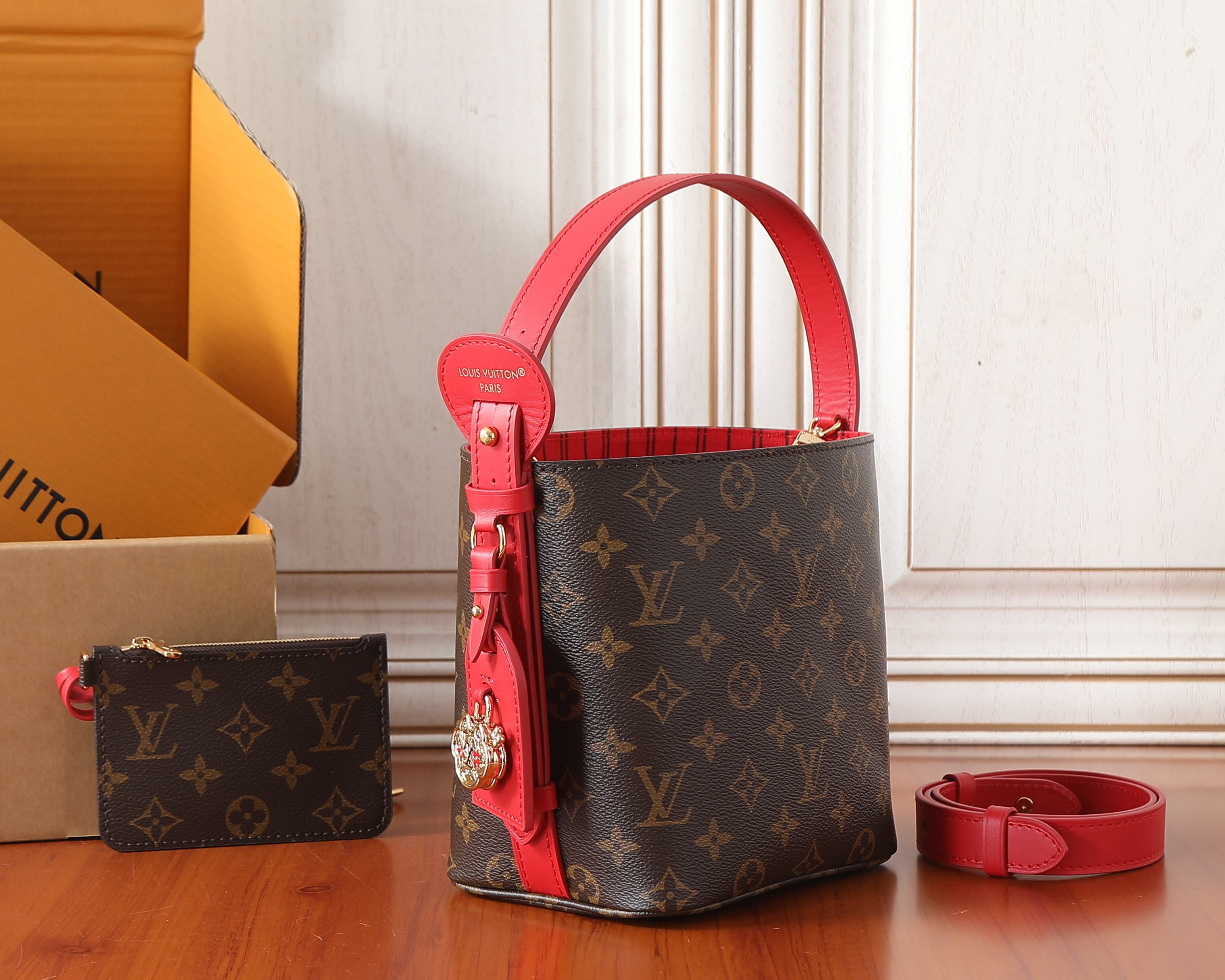 LV ALL IN BB Handbags M28317 18x12x16cm