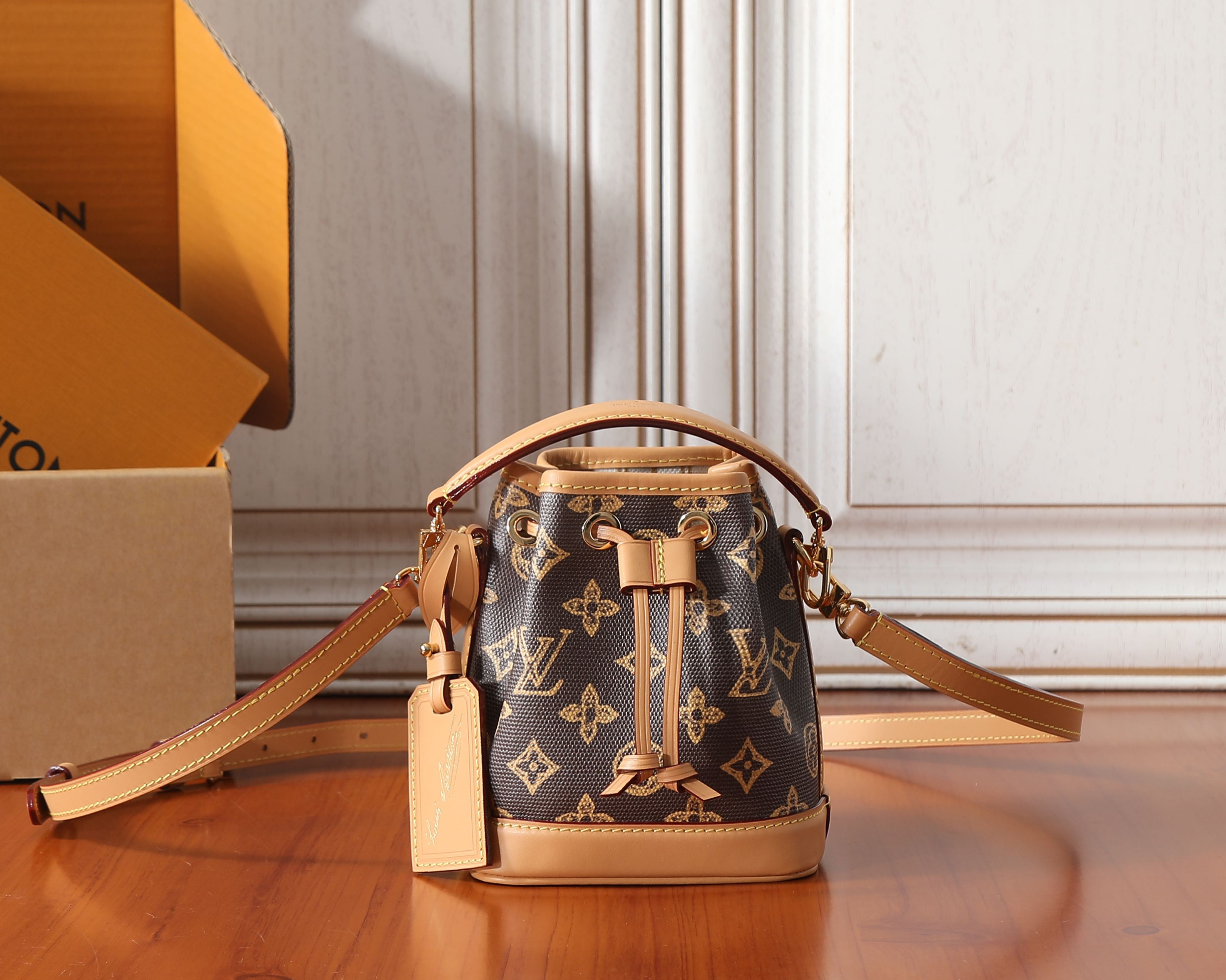 LV NANO NOÉ Handbag M27699 16x10x13cm