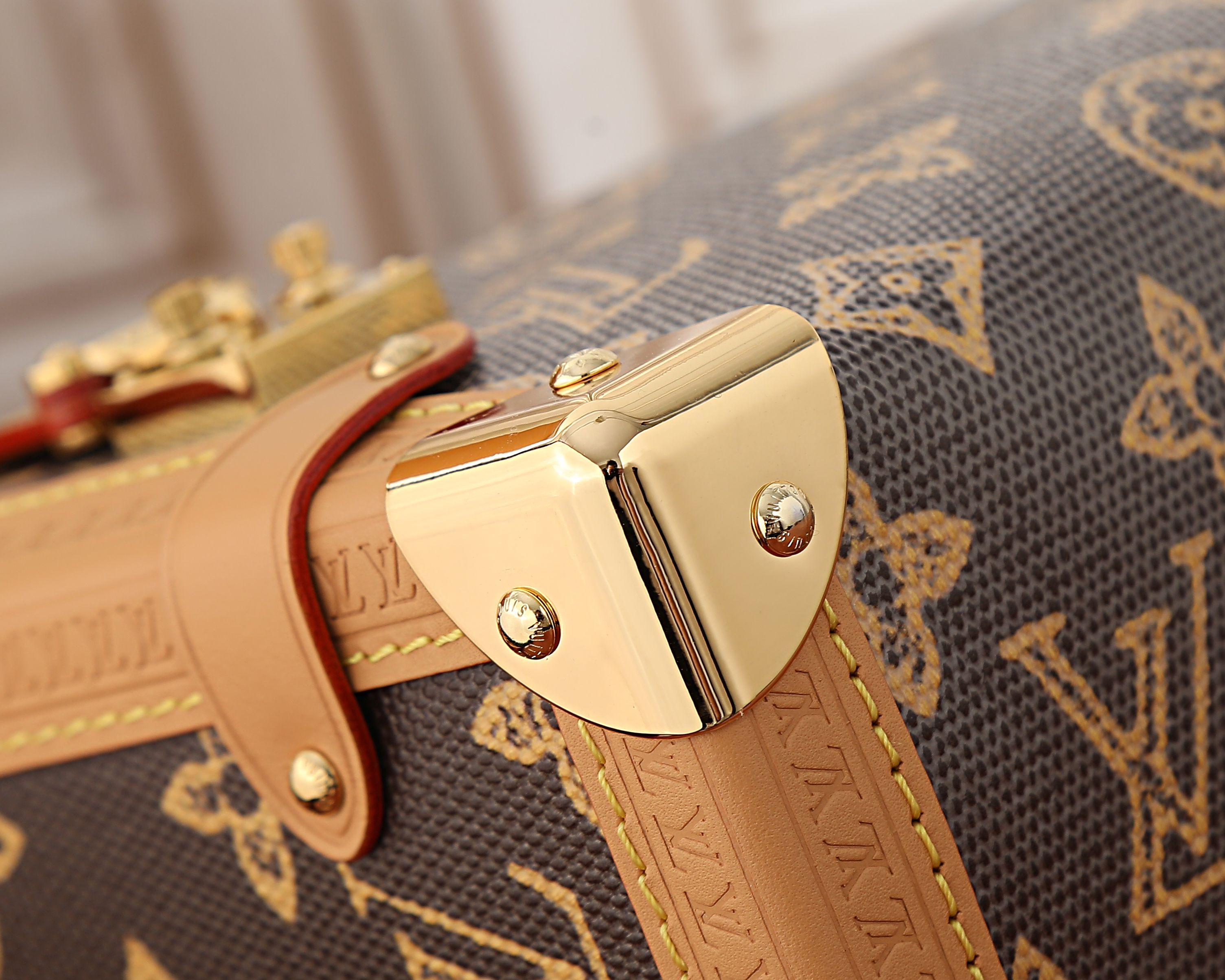 LV SIDE TRUNK Medium Handbag M27516 16x8.5x23.5cm