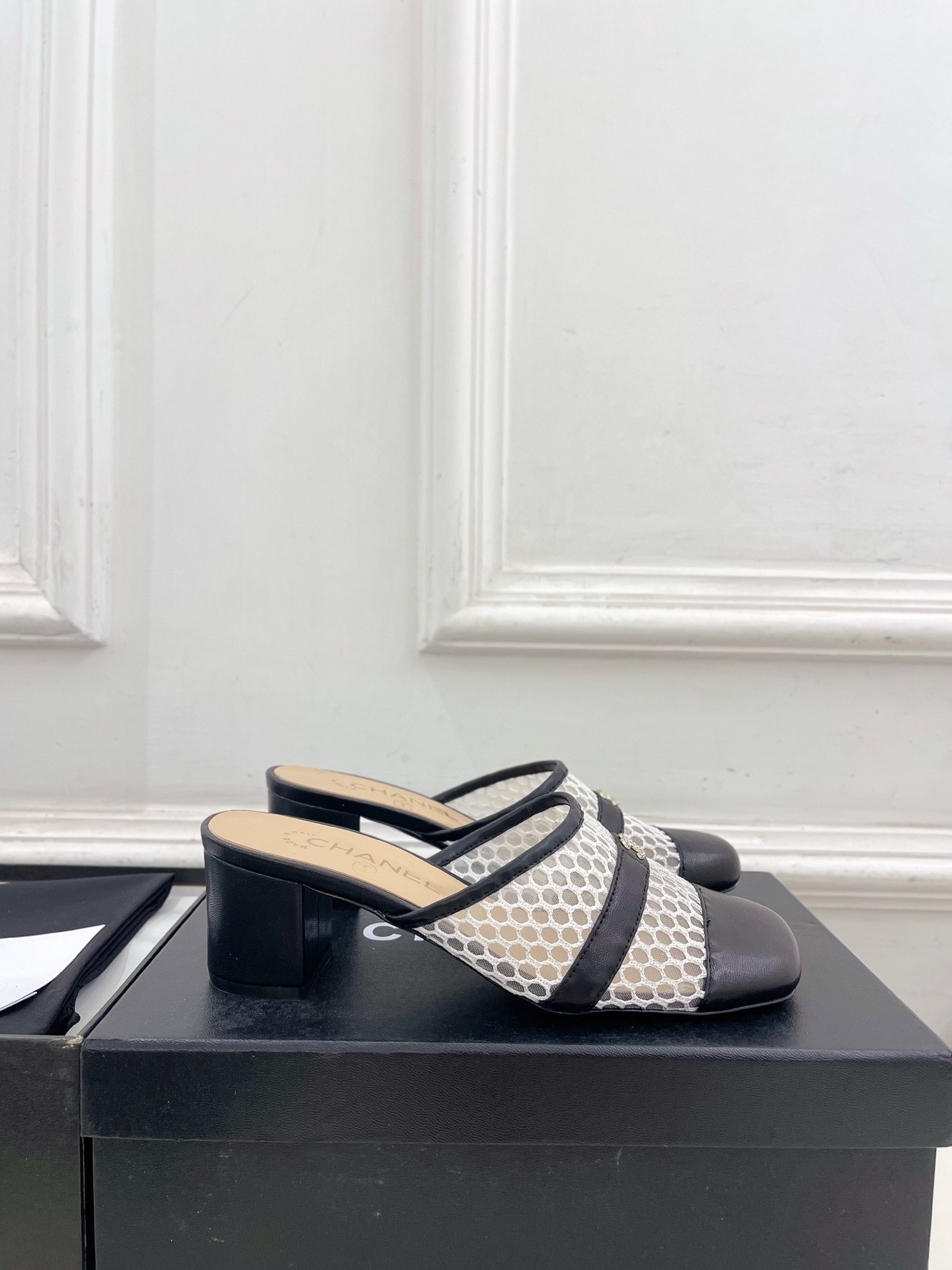 ua Ch*el mule 5.5cm heel
