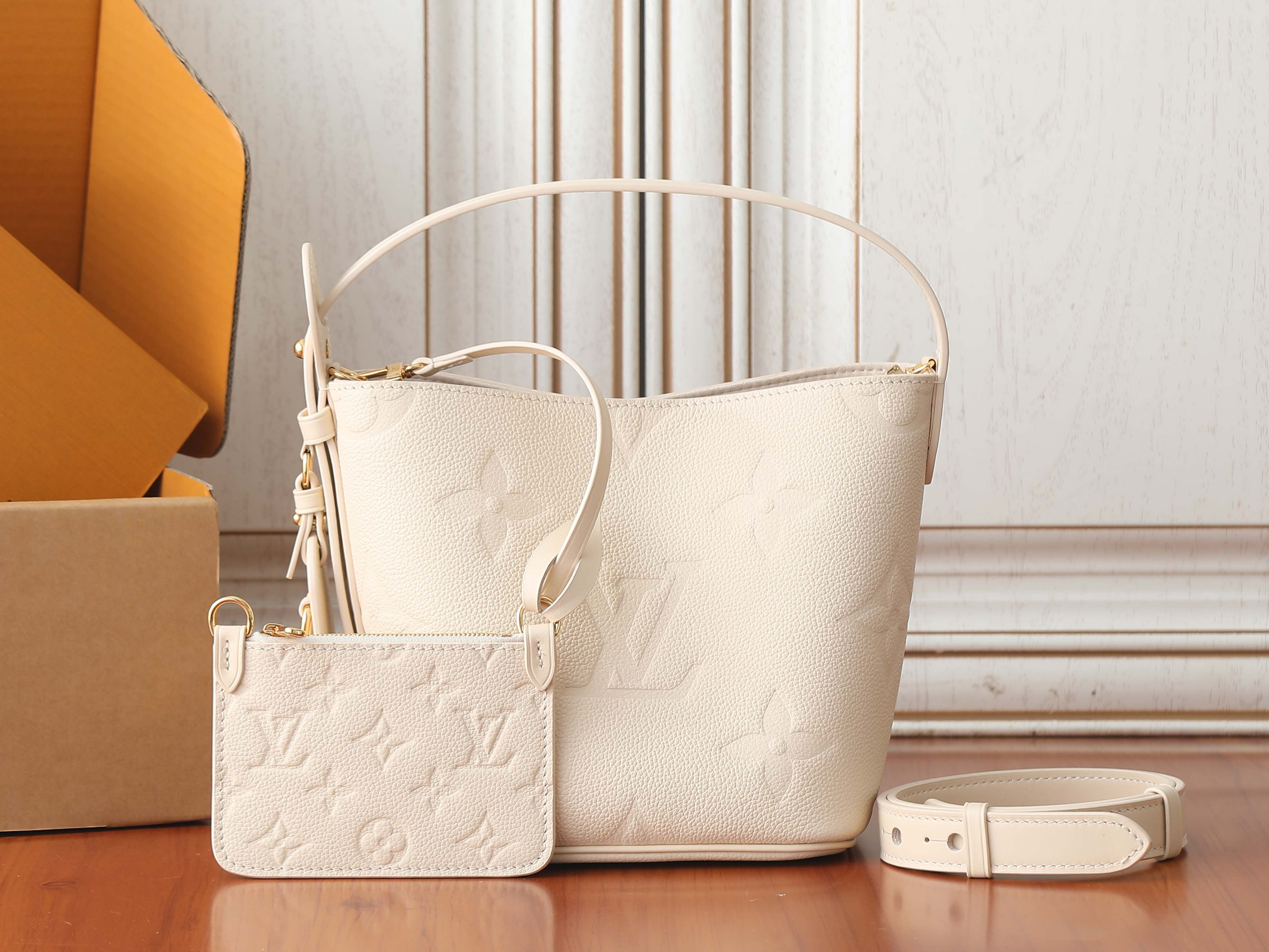 LV All In BB M2A356 16x18x12cm