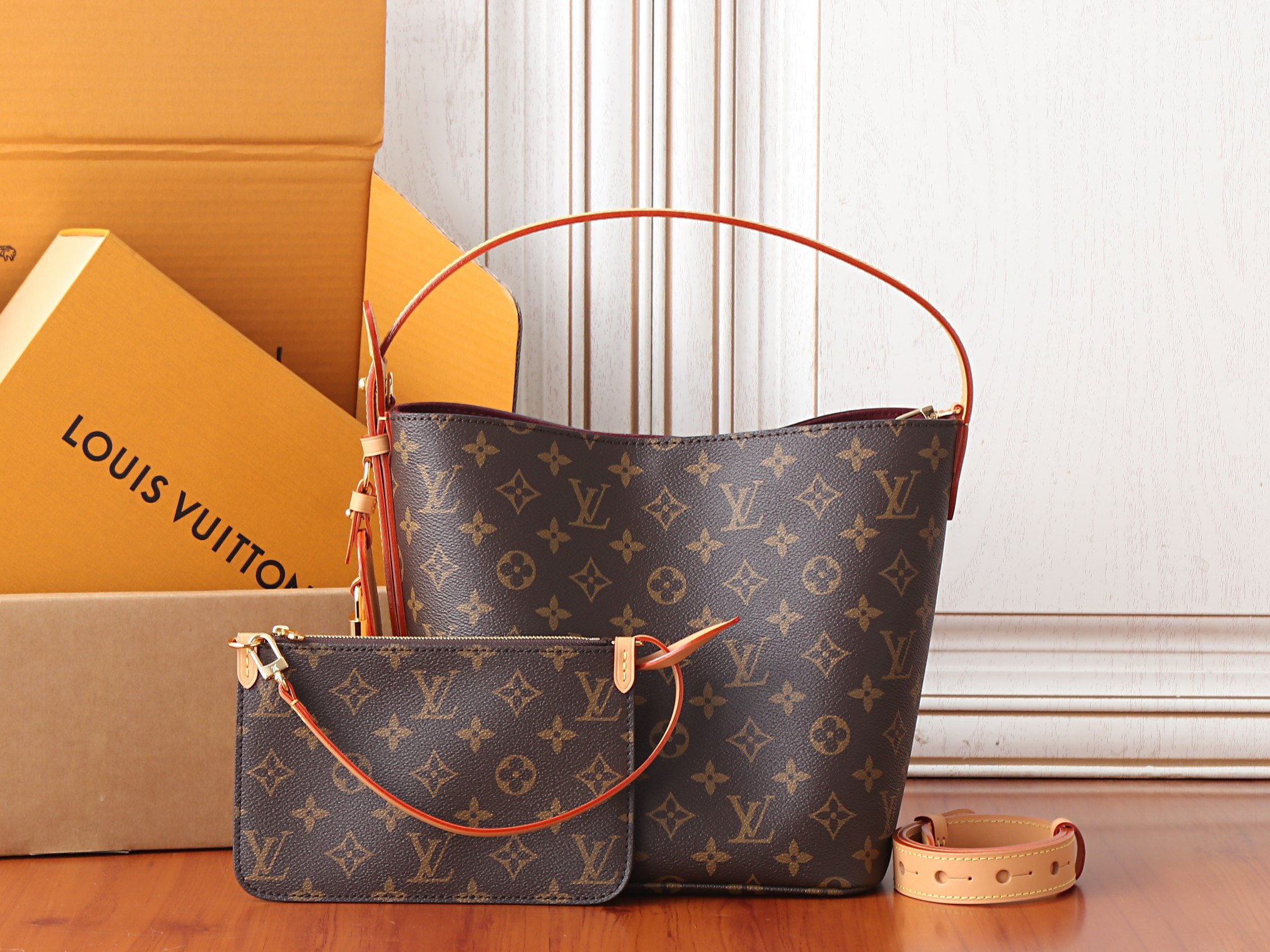 LV All In MM M29628 21x24x16cm